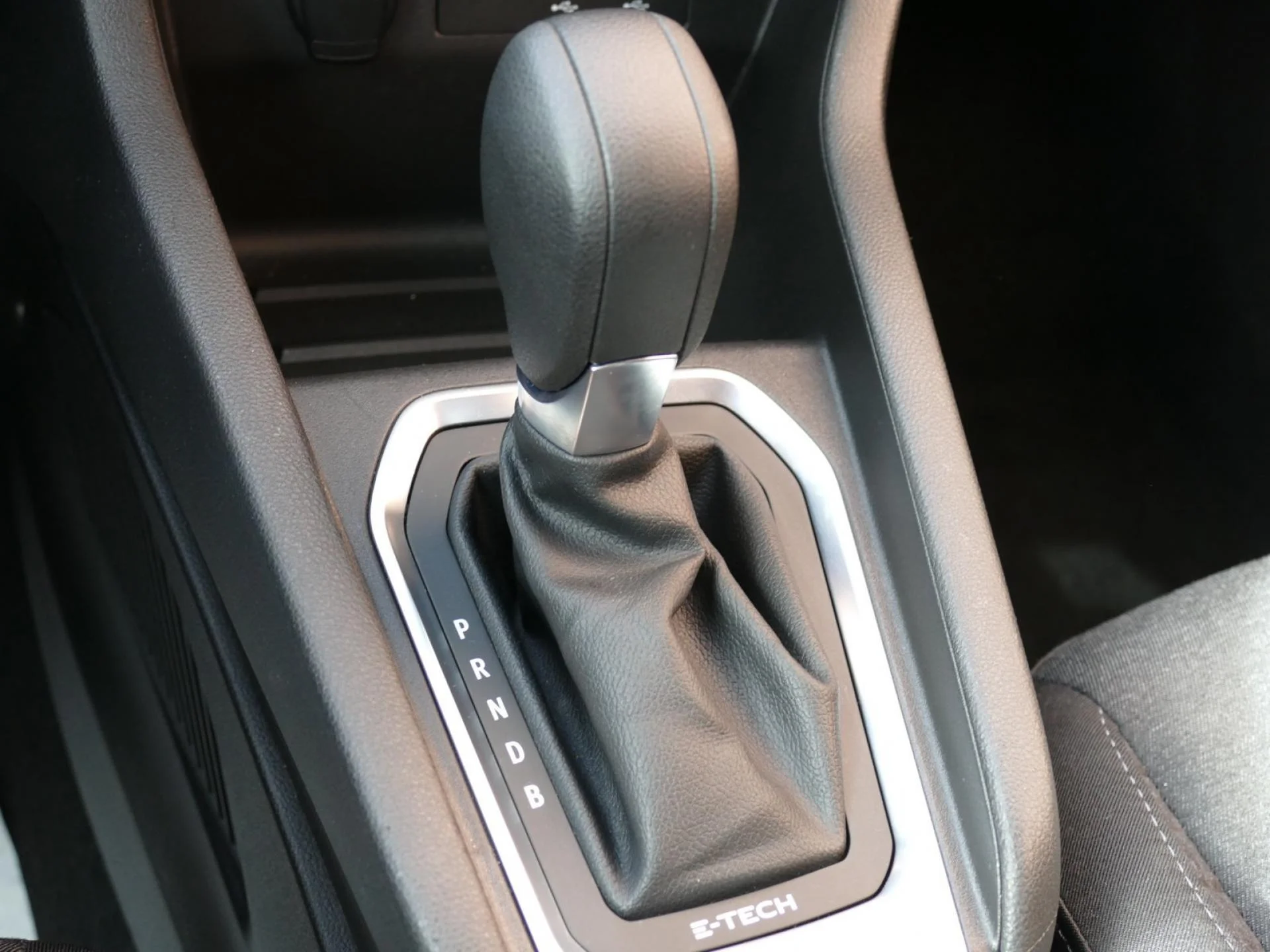 RENAULT CLIO - Miniature 18 sur 31 - Cliquer pour voir cette photo