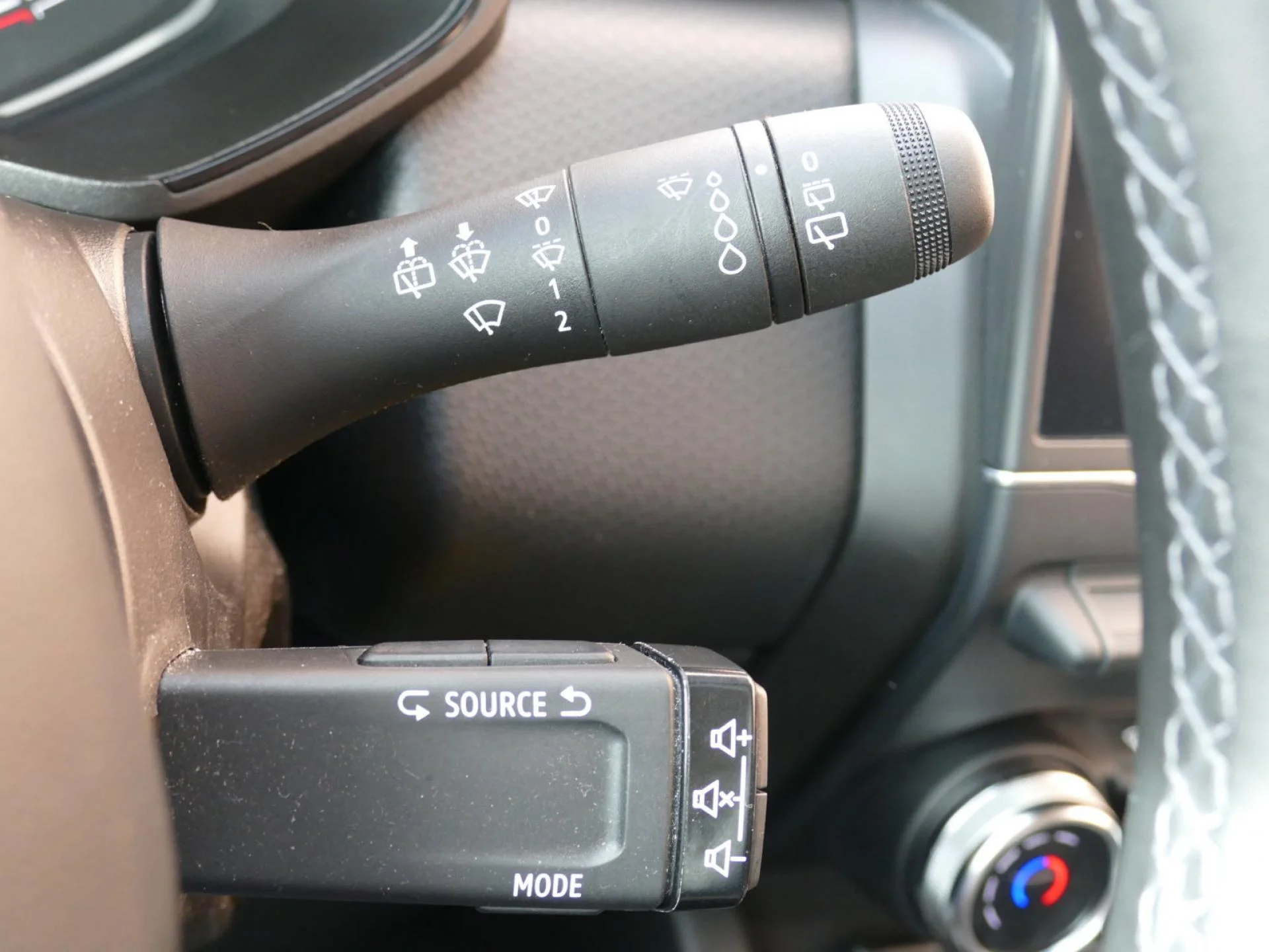 RENAULT CLIO - Miniature 23 sur 31 - Cliquer pour voir cette photo