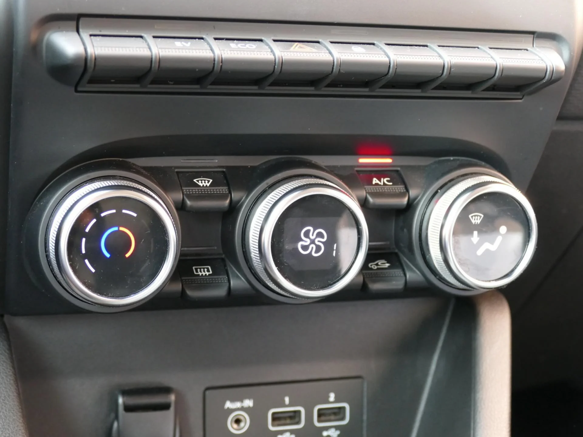 RENAULT CLIO - Miniature 14 sur 31 - Cliquer pour voir cette photo