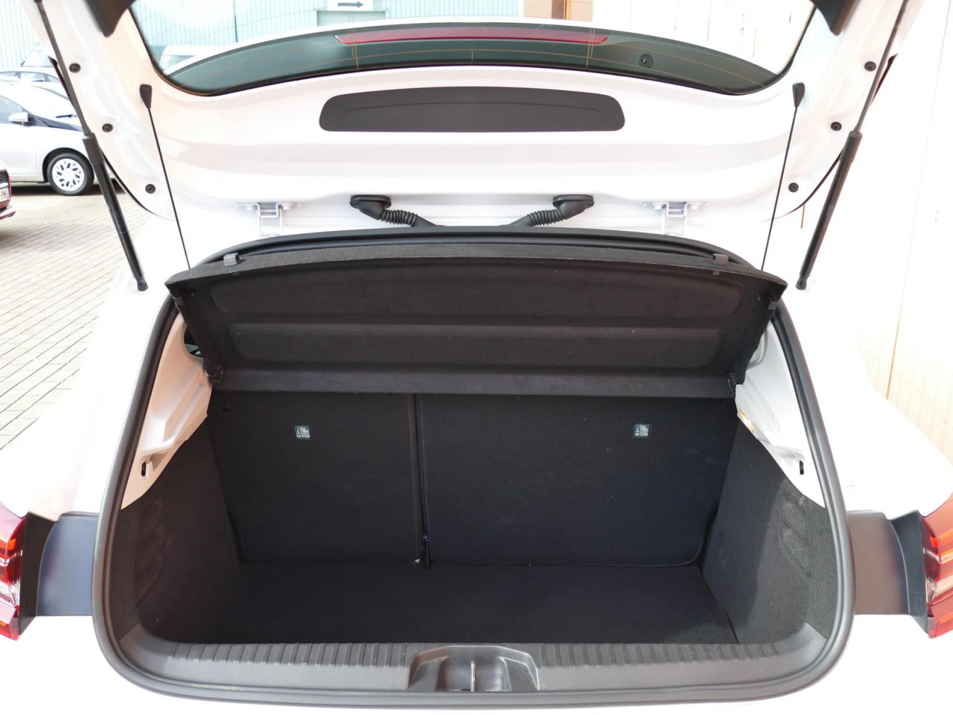 RENAULT CLIO - Miniature 8 sur 31 - Cliquer pour voir cette photo