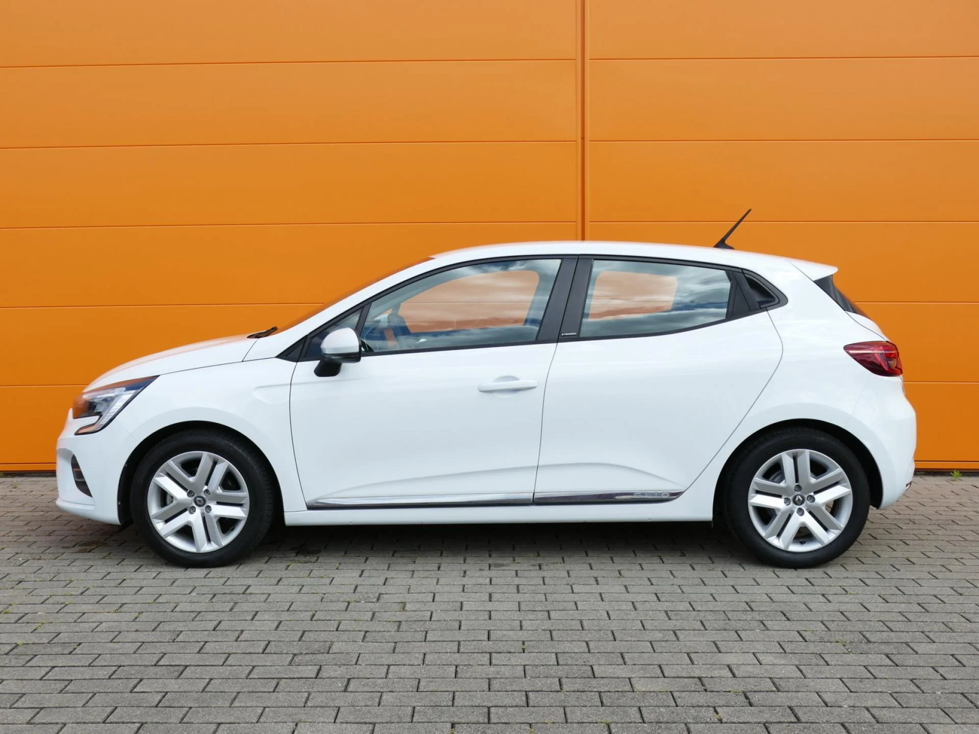 RENAULT CLIO - Miniature 3 sur 31 - Cliquer pour voir cette photo
