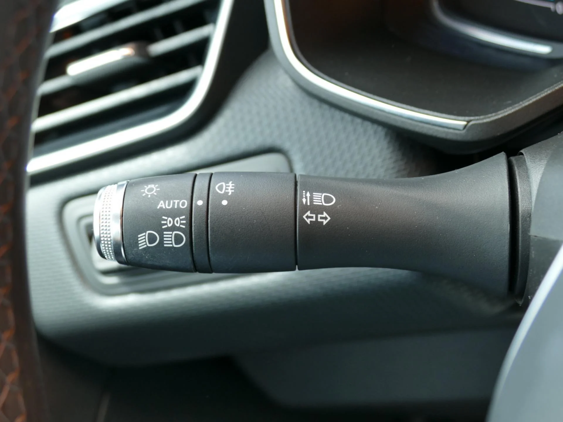 RENAULT CLIO - Miniature 22 sur 31 - Cliquer pour voir cette photo
