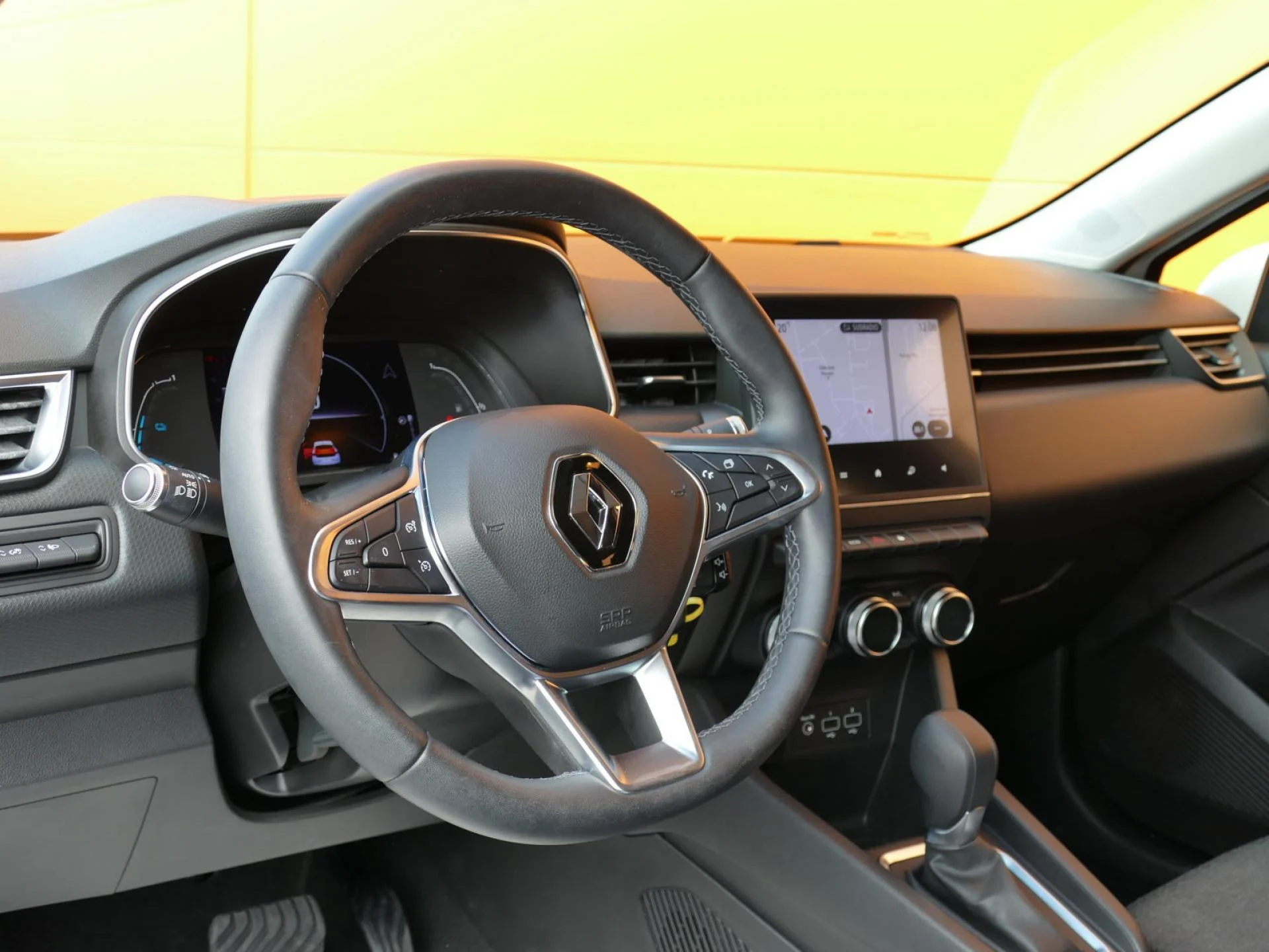 RENAULT CLIO - Miniature 15 sur 31 - Cliquer pour voir cette photo