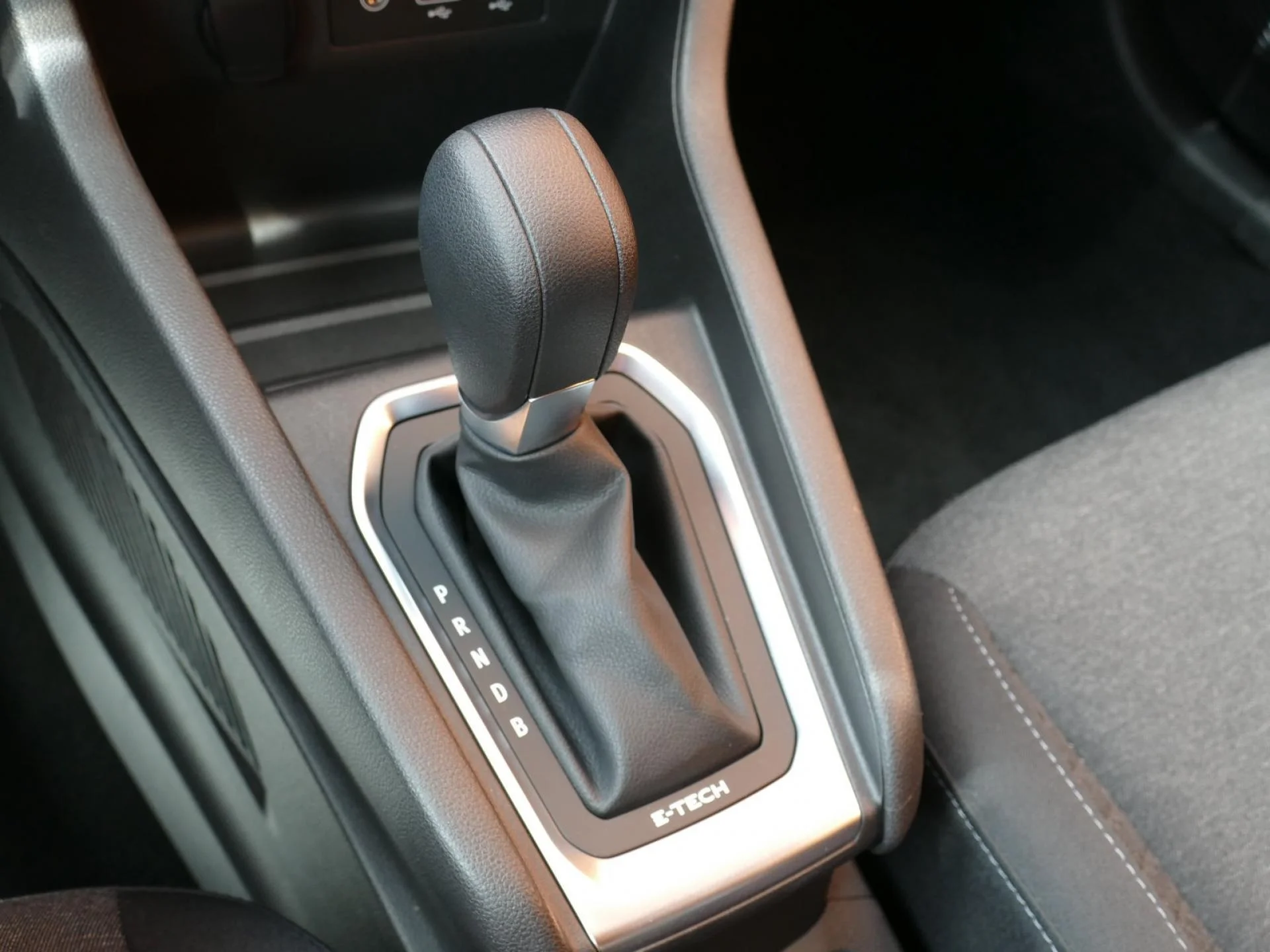 RENAULT CLIO - Miniature 18 sur 31 - Cliquer pour voir cette photo
