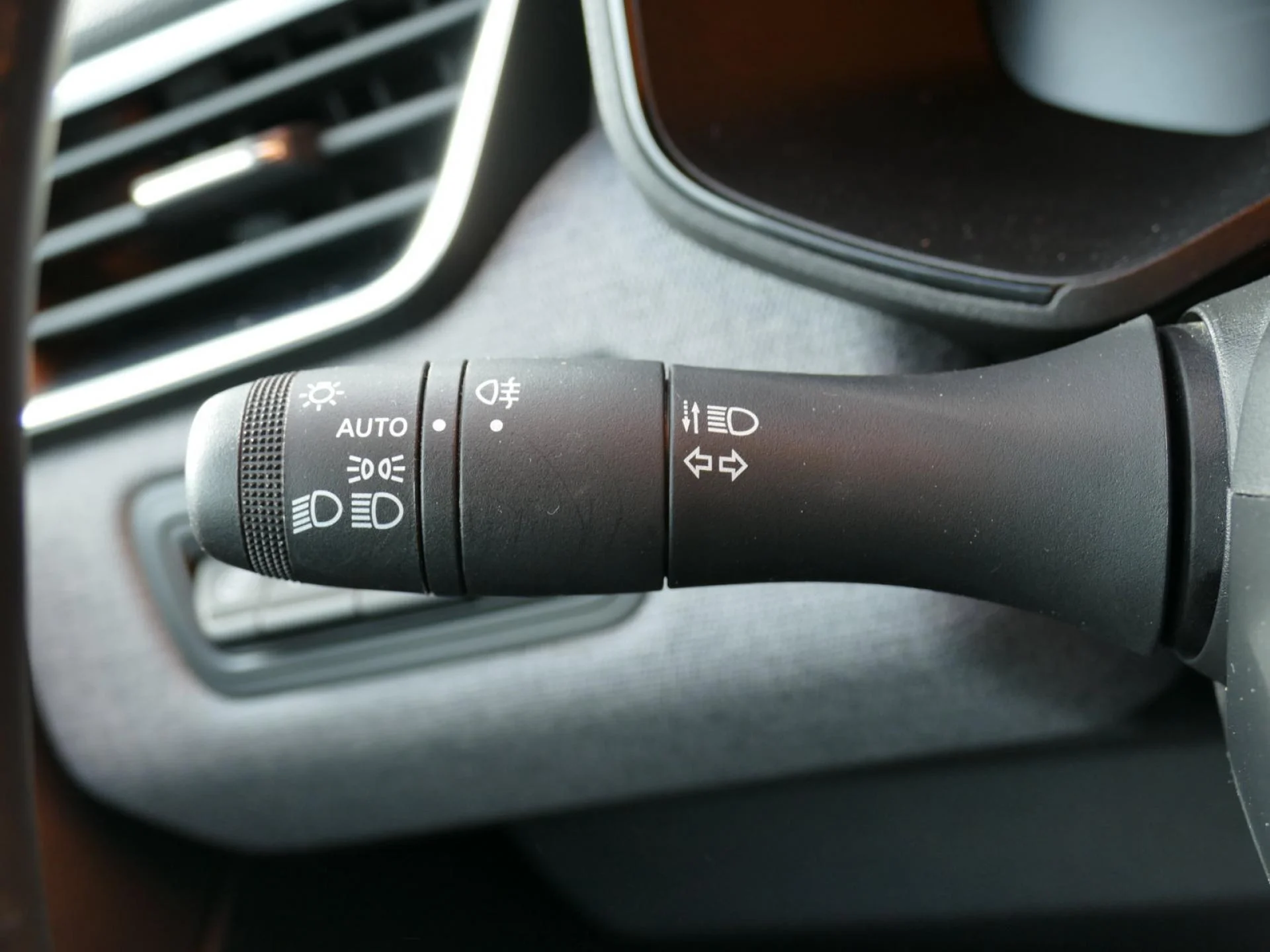 RENAULT CLIO - Miniature 23 sur 31 - Cliquer pour voir cette photo