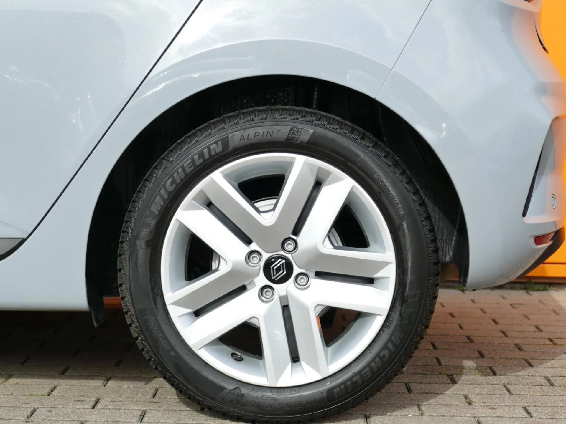 RENAULT CLIO - Miniature 30 sur 31 - Cliquer pour voir cette photo