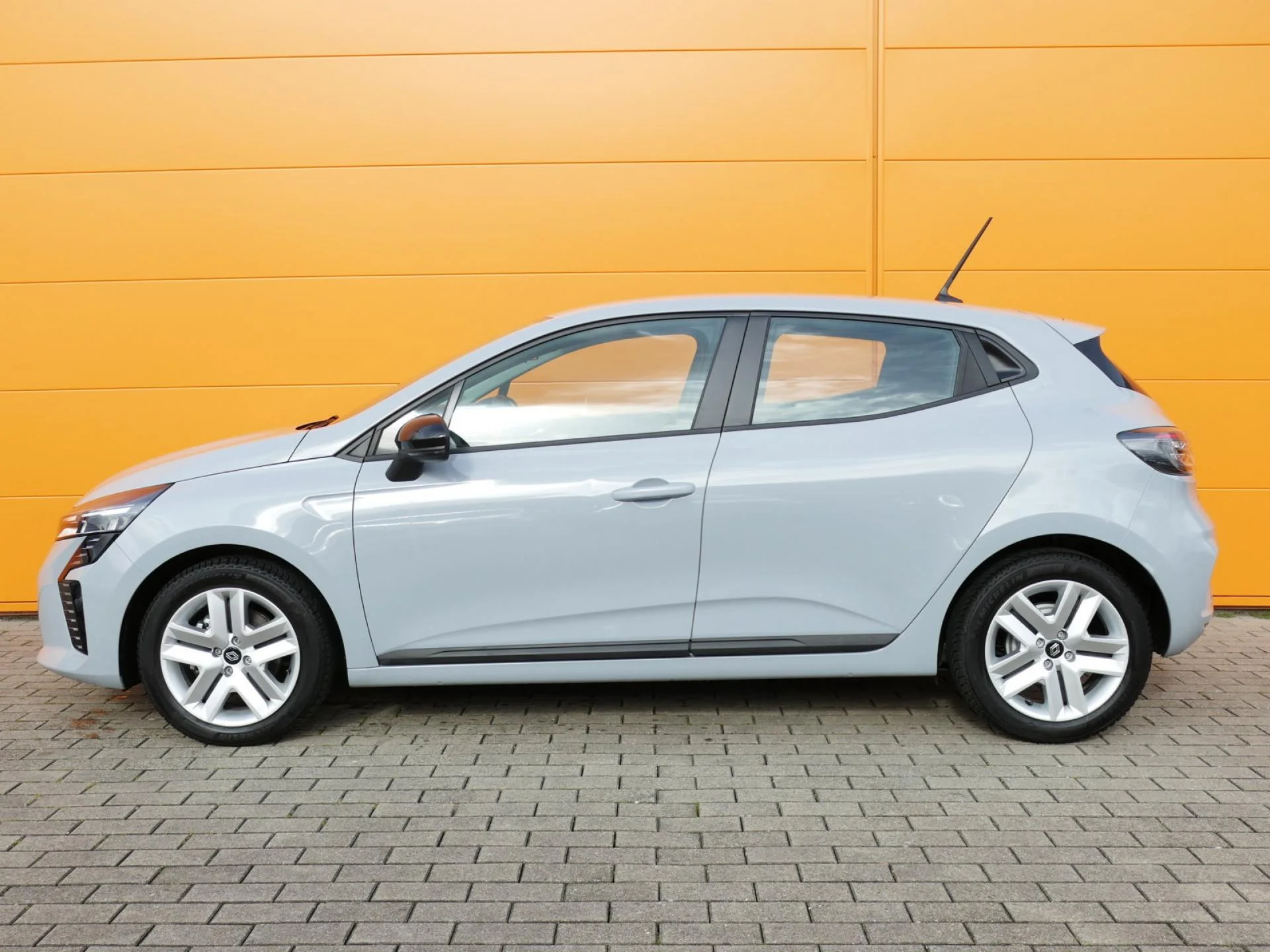 RENAULT CLIO - Miniature 3 sur 31 - Cliquer pour voir cette photo