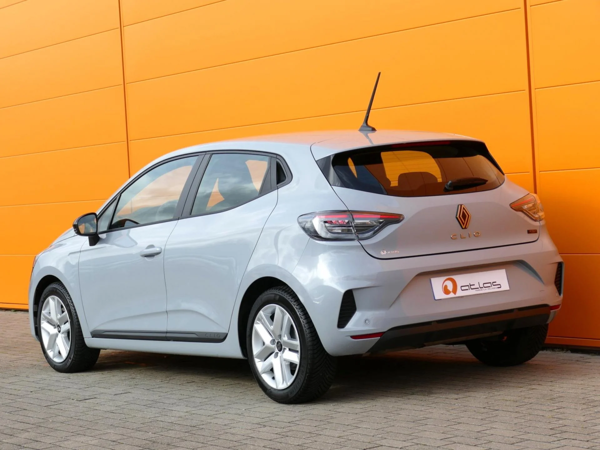 RENAULT CLIO - Miniature 4 sur 31 - Cliquer pour voir cette photo