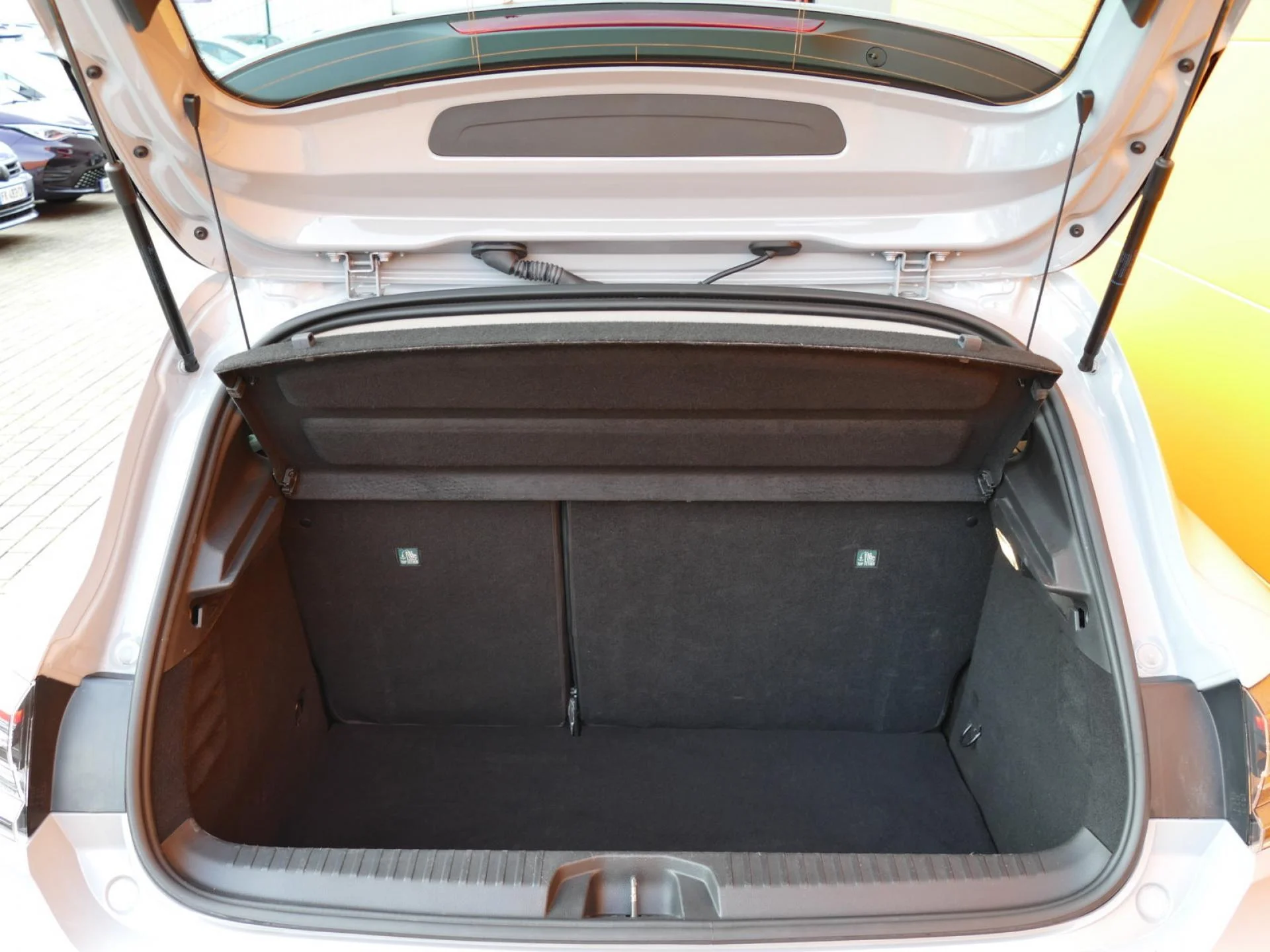 RENAULT CLIO - Miniature 8 sur 31 - Cliquer pour voir cette photo
