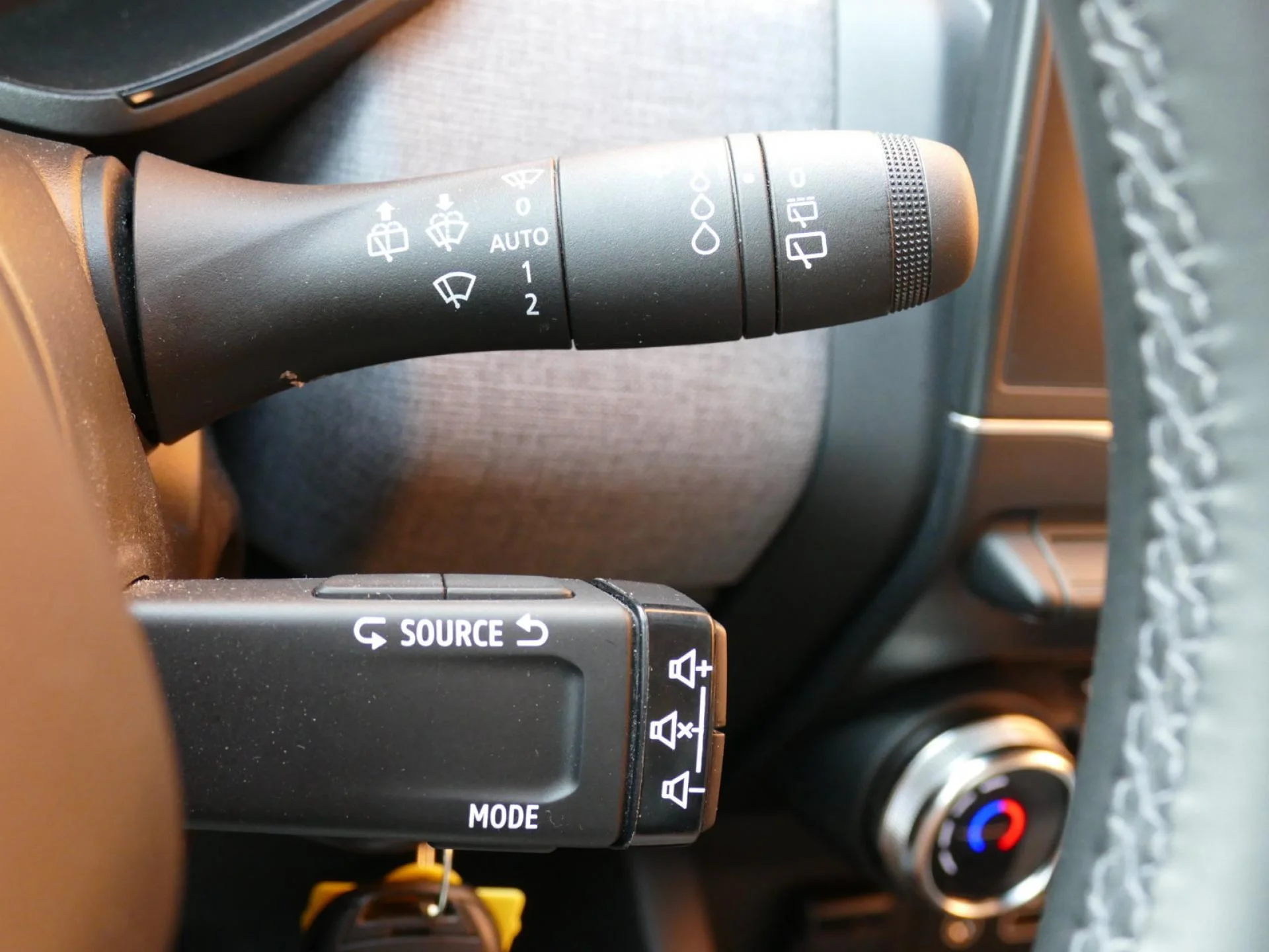 RENAULT CLIO - Miniature 24 sur 31 - Cliquer pour voir cette photo