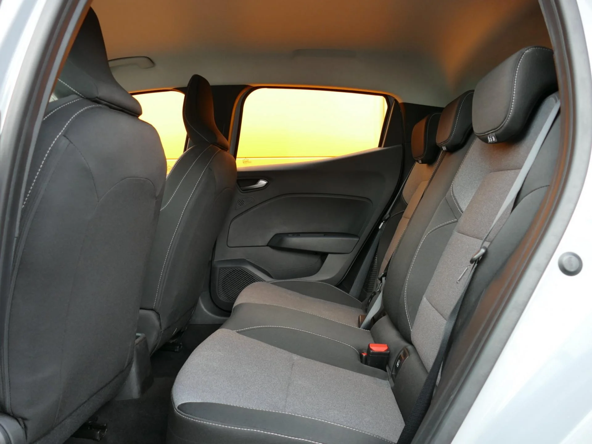 RENAULT CLIO - Miniature 7 sur 31 - Cliquer pour voir cette photo