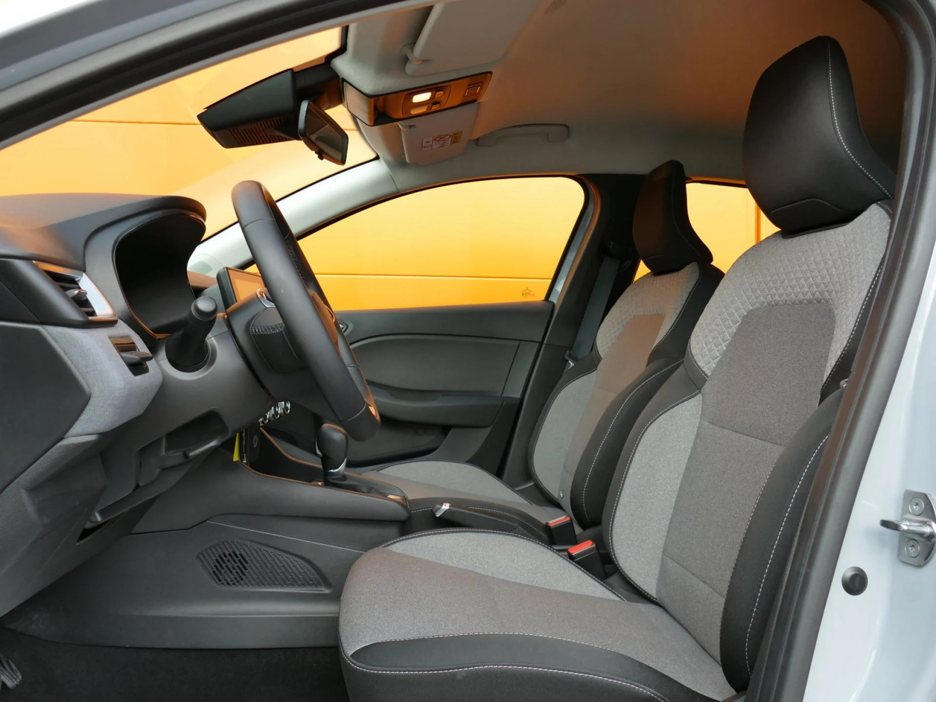 RENAULT CLIO - Miniature 6 sur 31 - Cliquer pour voir cette photo