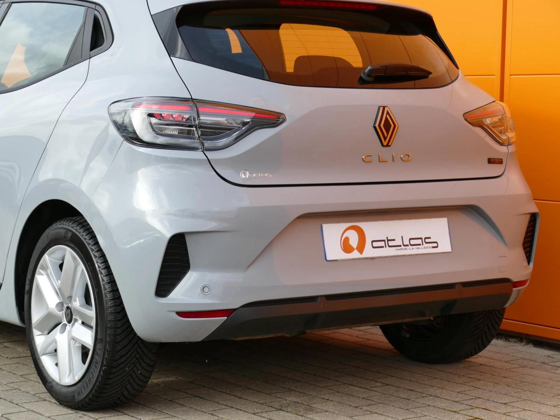 RENAULT CLIO - Miniature 27 sur 31 - Cliquer pour voir cette photo