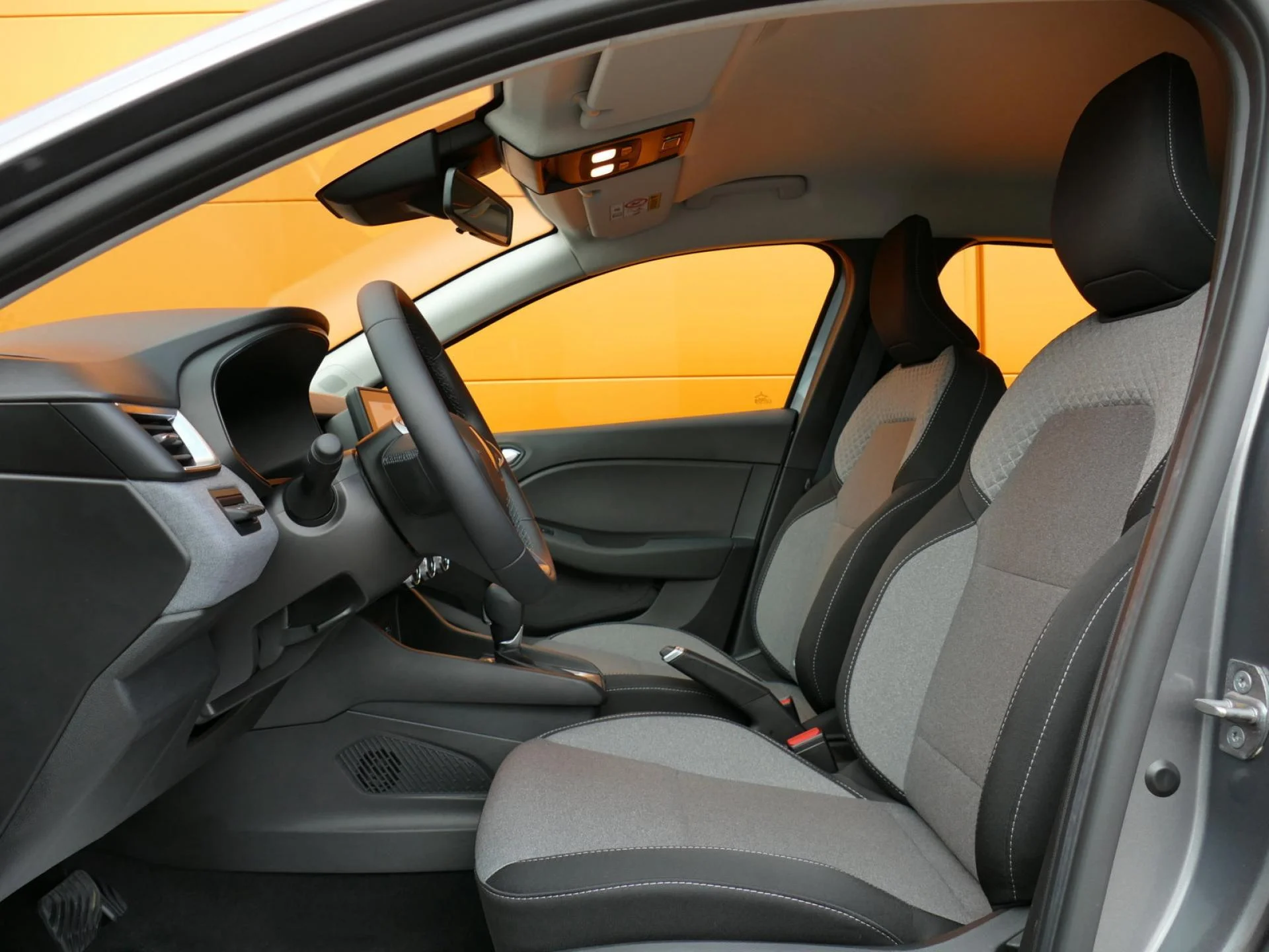 RENAULT CLIO - Miniature 6 sur 31 - Cliquer pour voir cette photo