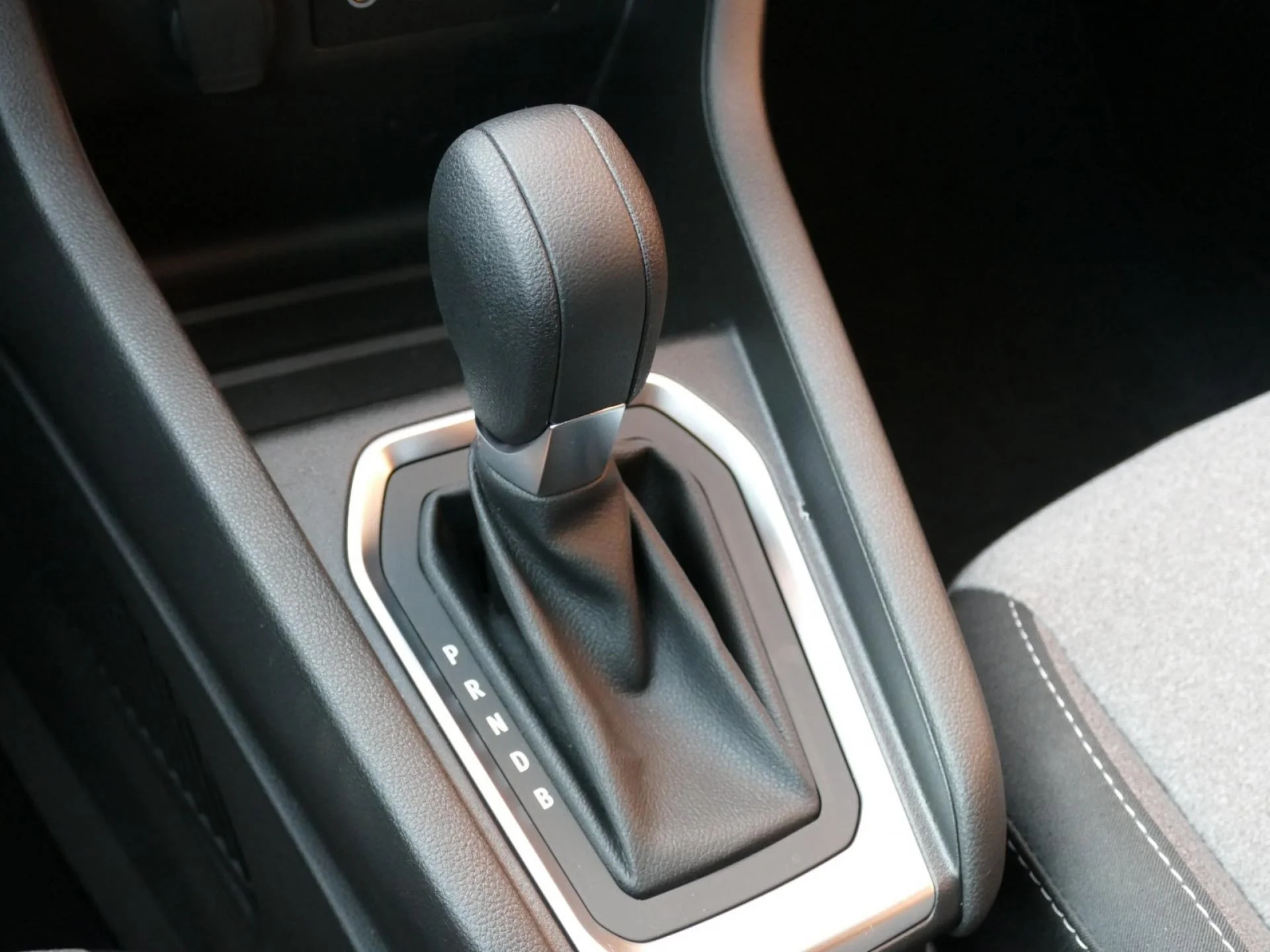 RENAULT CLIO - Miniature 18 sur 31 - Cliquer pour voir cette photo