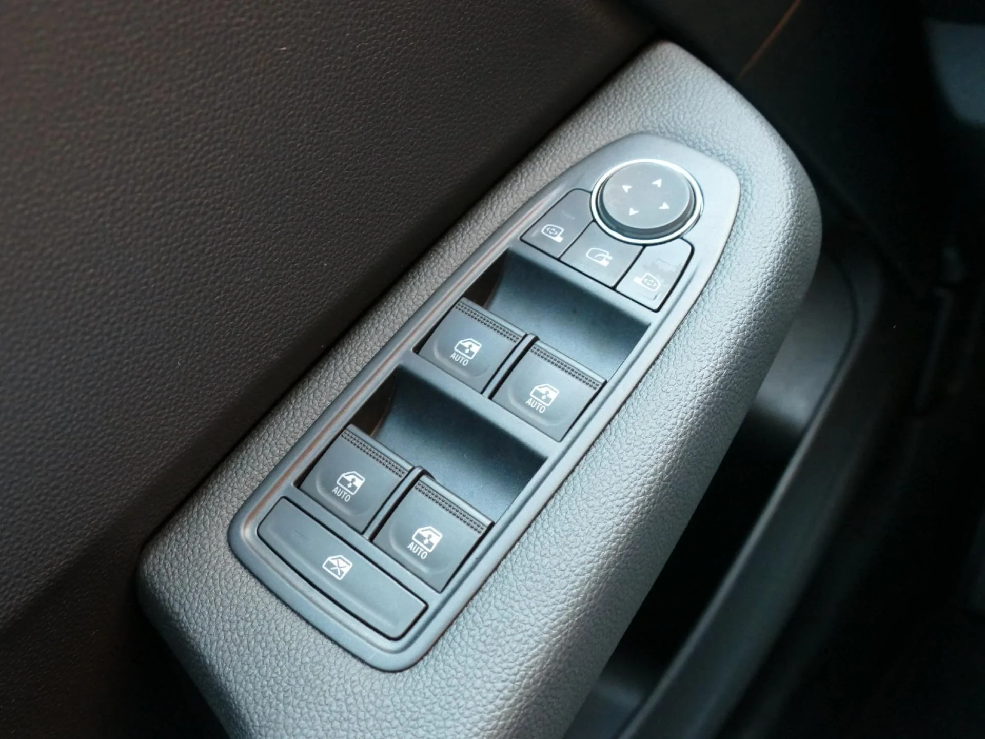 RENAULT CLIO - Miniature 20 sur 31 - Cliquer pour voir cette photo