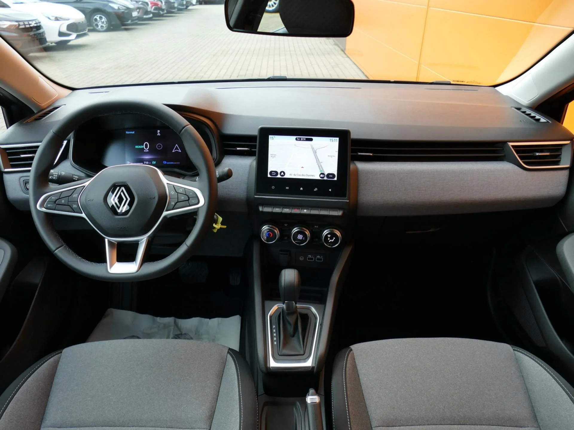 RENAULT CLIO - Miniature 5 sur 31 - Cliquer pour voir cette photo