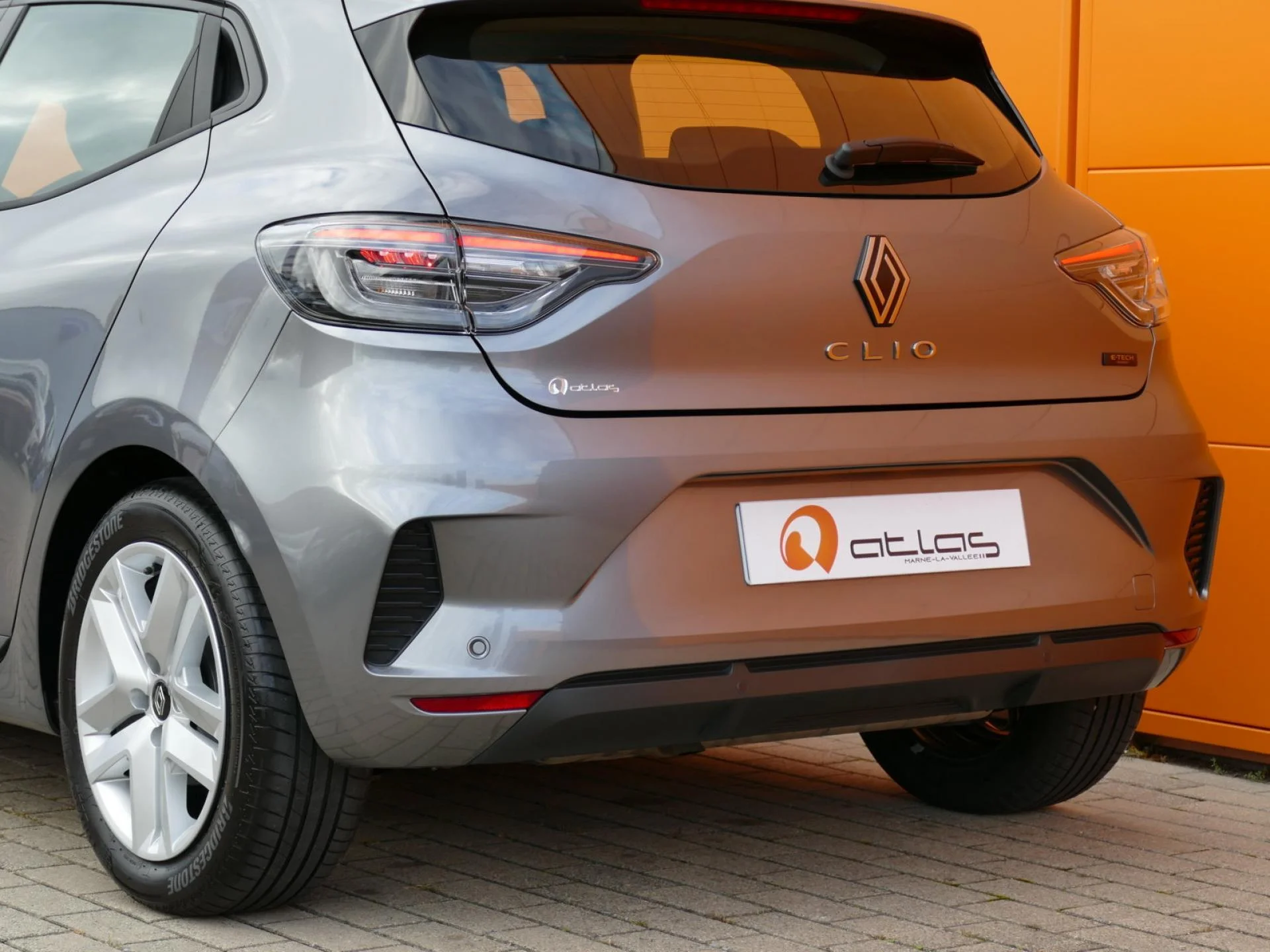 RENAULT CLIO - Miniature 28 sur 31 - Cliquer pour voir cette photo