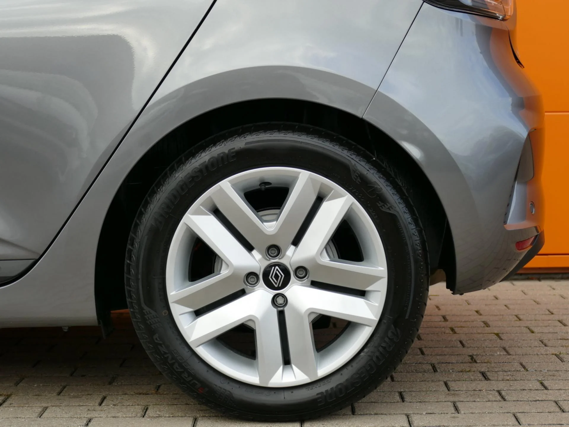 RENAULT CLIO - Miniature 30 sur 31 - Cliquer pour voir cette photo