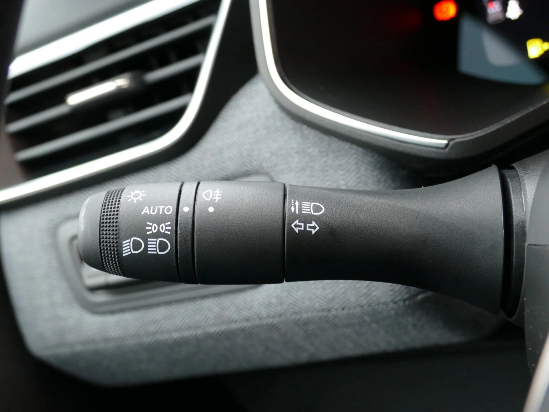 RENAULT CLIO - Miniature 21 sur 31 - Cliquer pour voir cette photo