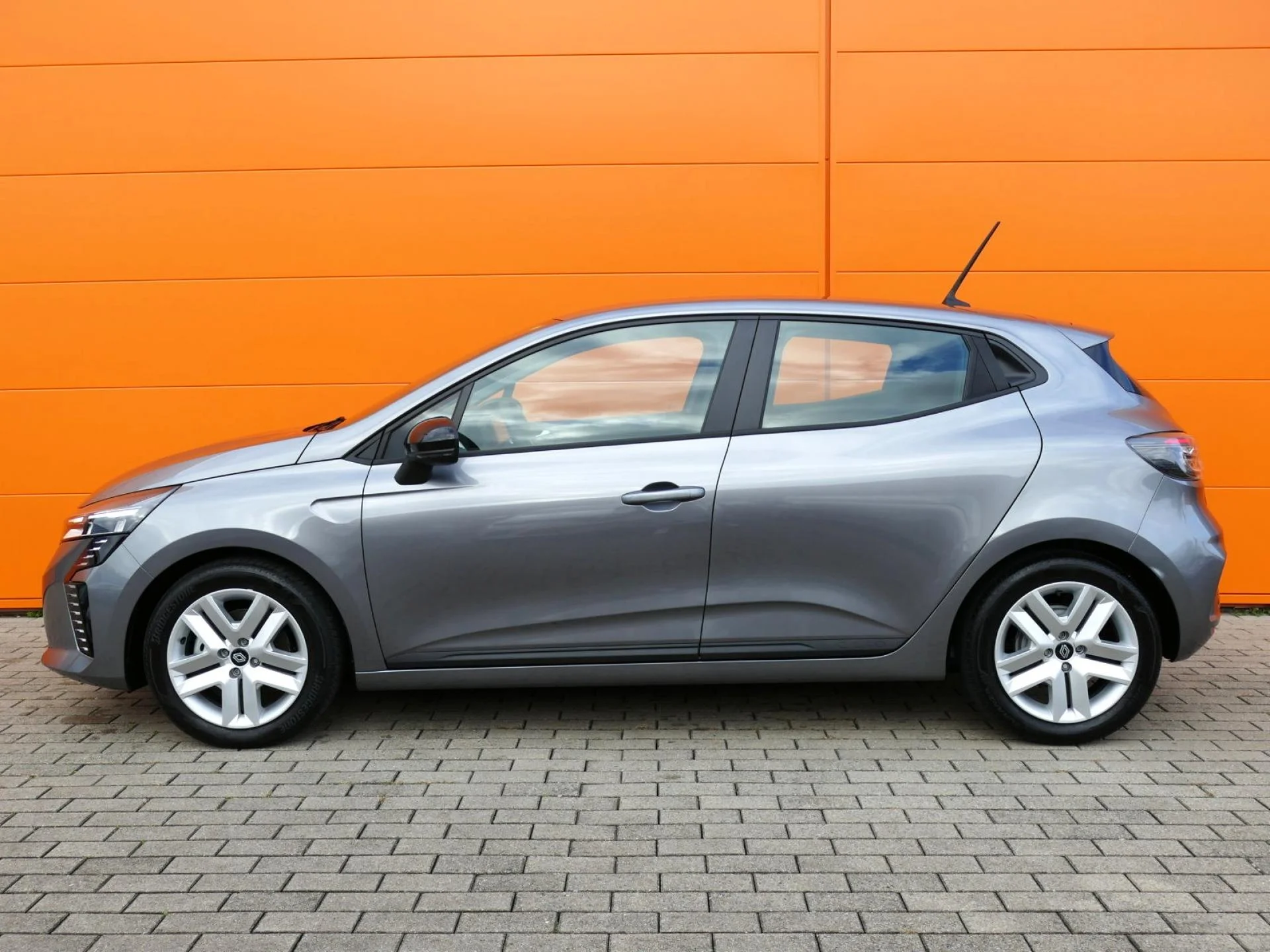 RENAULT CLIO - Miniature 3 sur 31 - Cliquer pour voir cette photo