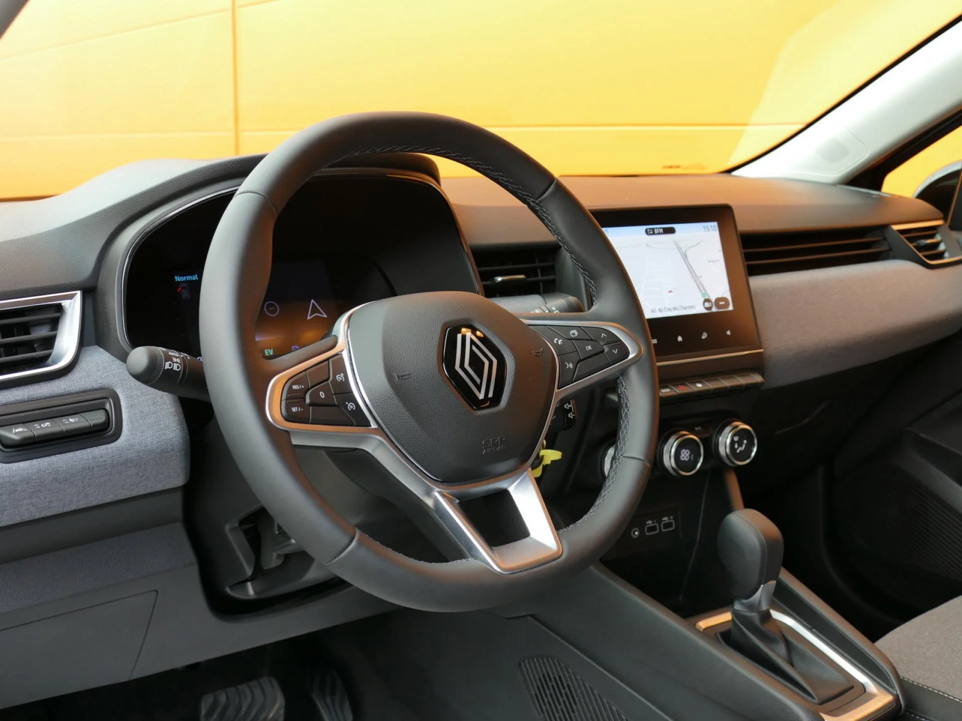 RENAULT CLIO - Miniature 15 sur 31 - Cliquer pour voir cette photo