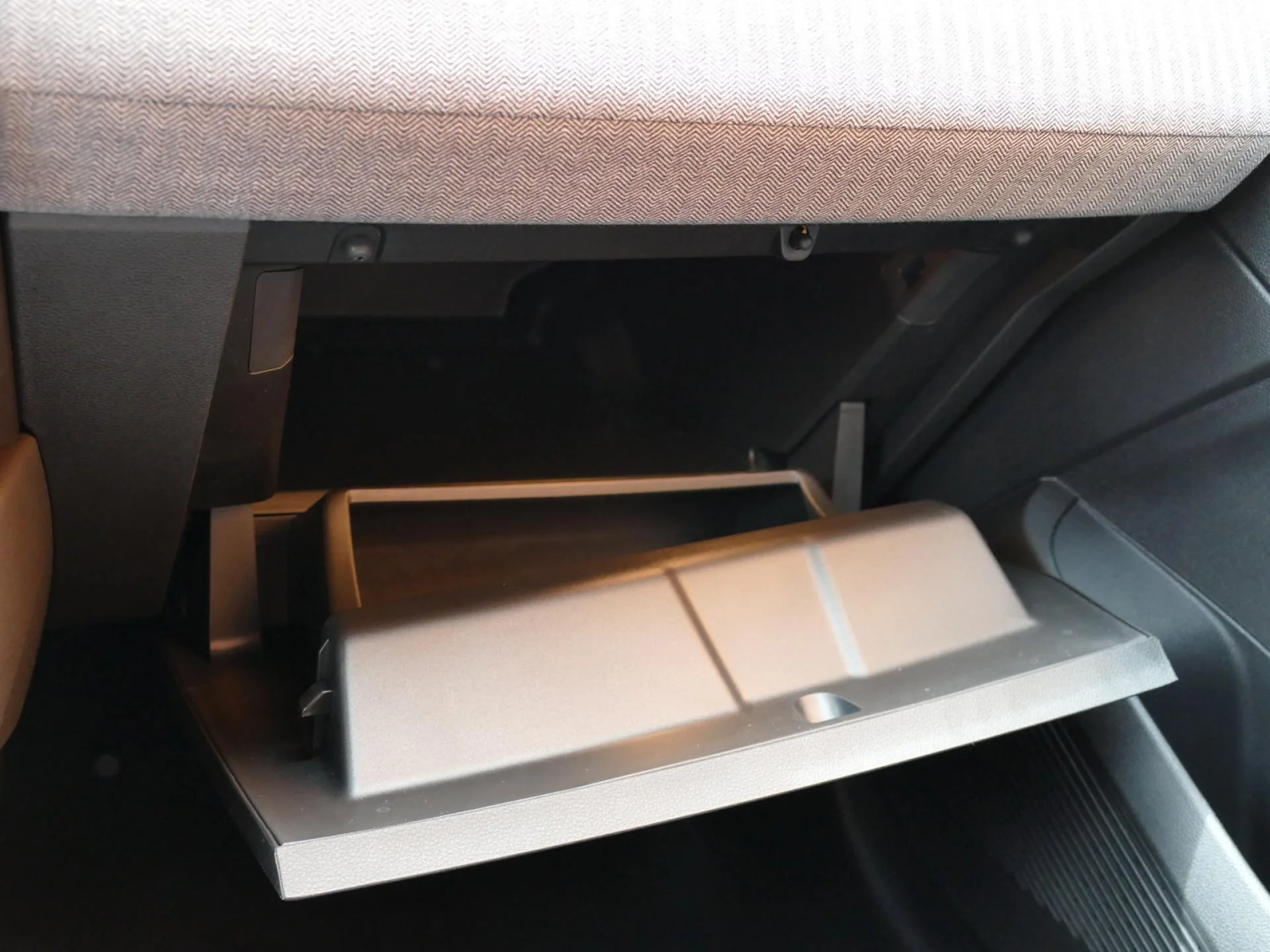 RENAULT CLIO - Miniature 24 sur 32 - Cliquer pour voir cette photo
