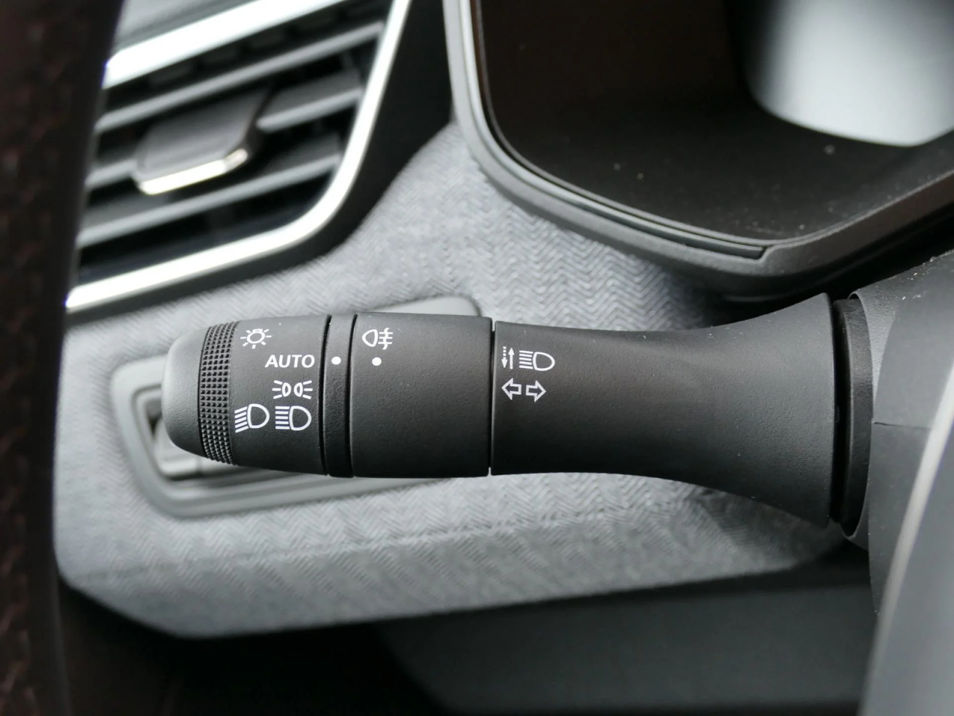 RENAULT CLIO - Miniature 23 sur 31 - Cliquer pour voir cette photo