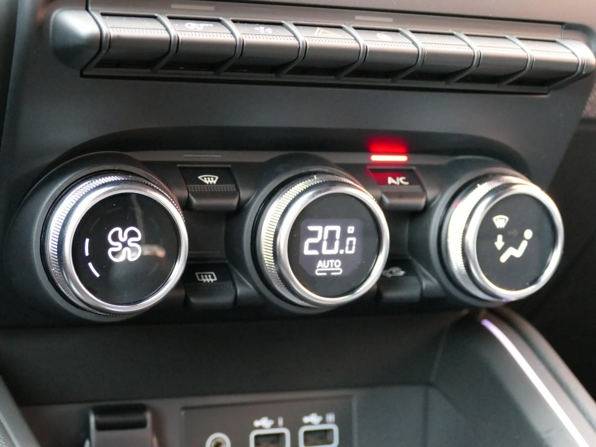 RENAULT CLIO - Miniature 15 sur 31 - Cliquer pour voir cette photo