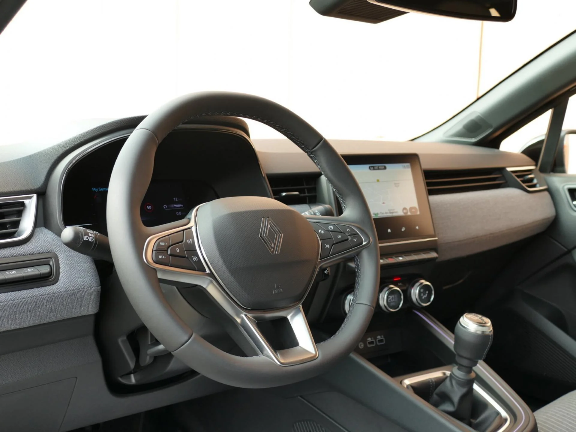 RENAULT CLIO - Miniature 16 sur 29 - Cliquer pour voir cette photo