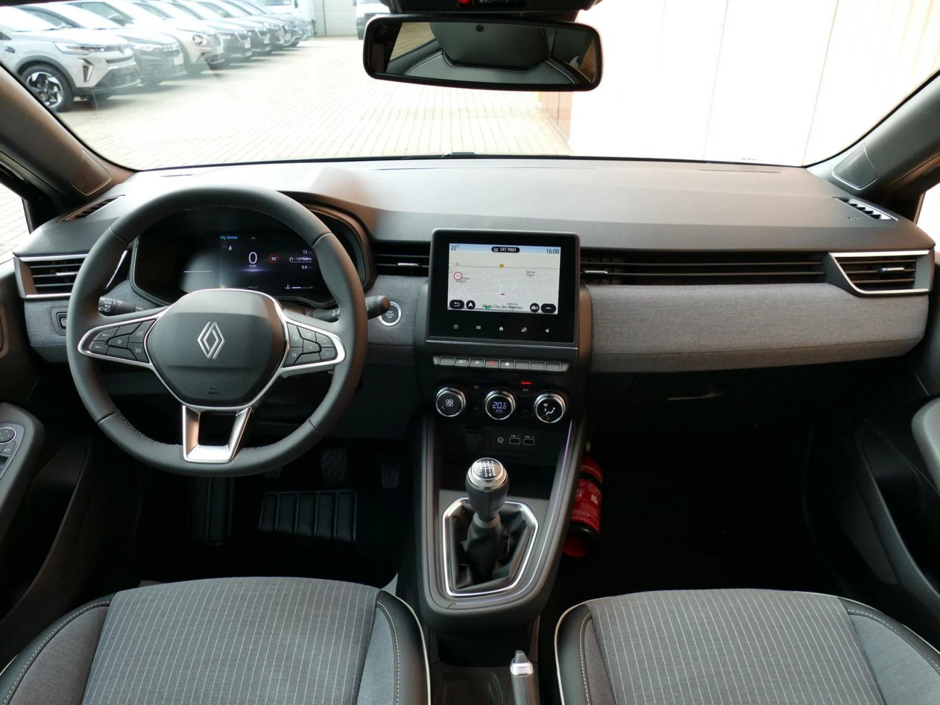 RENAULT CLIO - Miniature 5 sur 29 - Cliquer pour voir cette photo