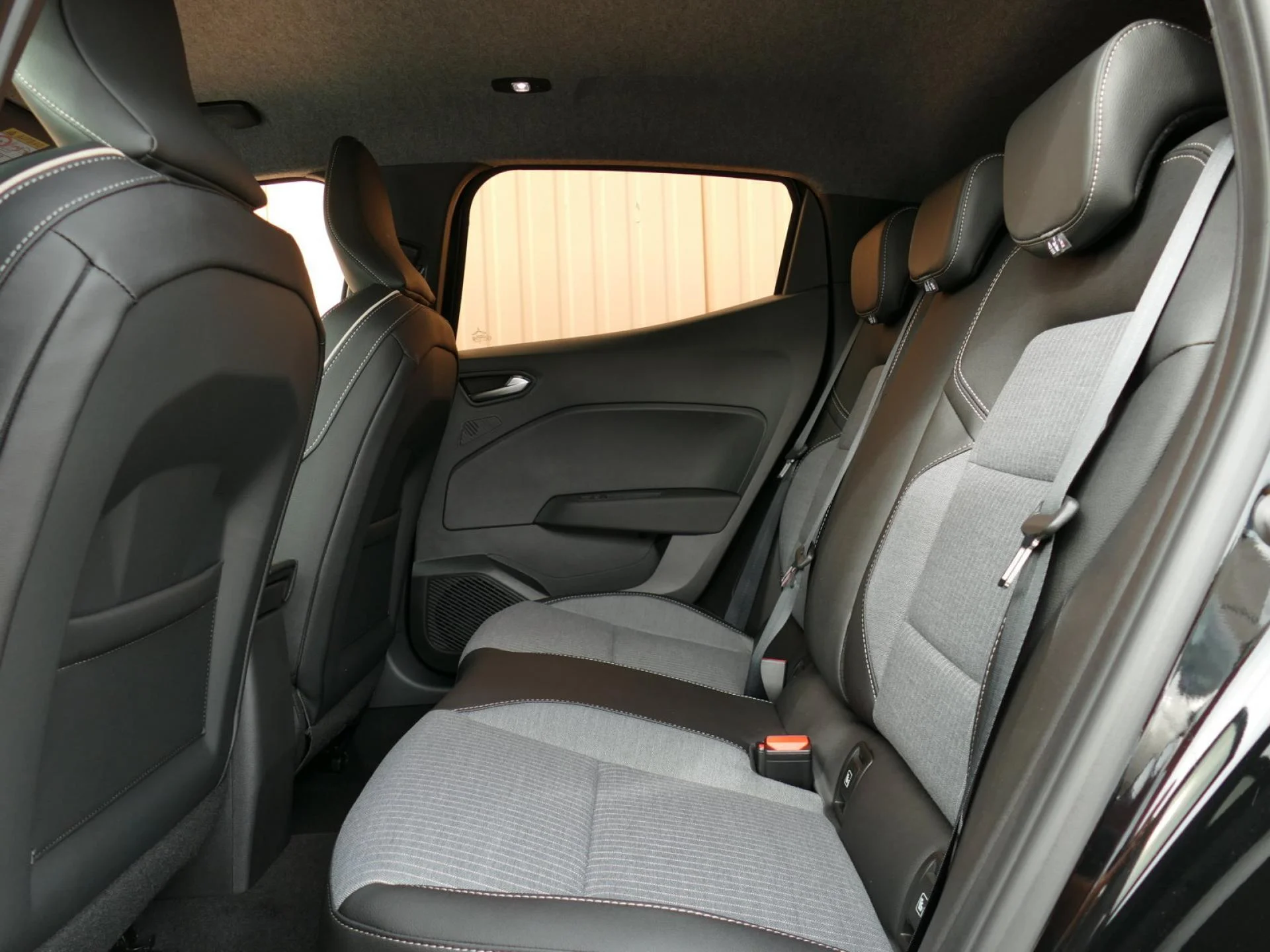 RENAULT CLIO - Miniature 7 sur 29 - Cliquer pour voir cette photo