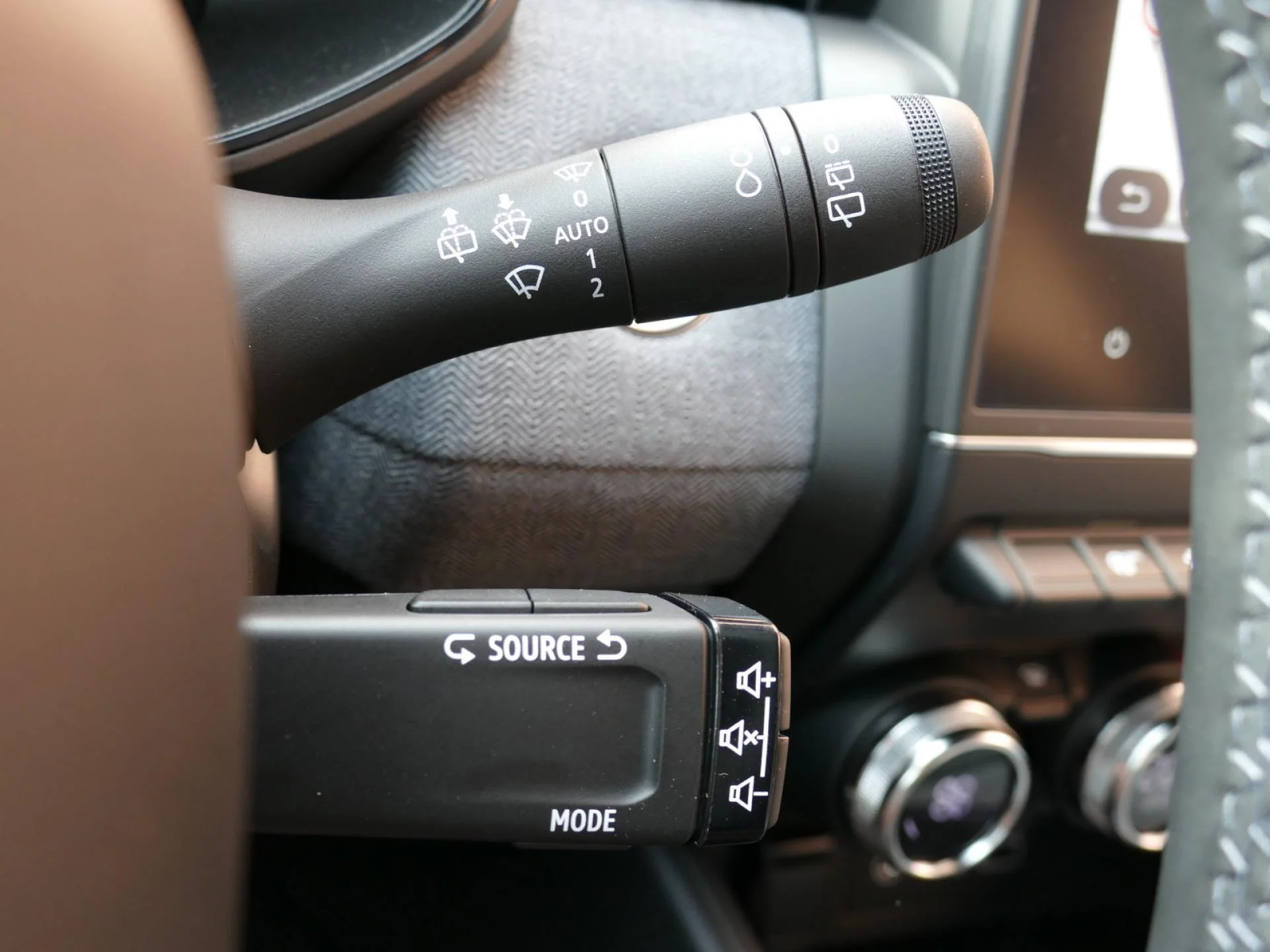RENAULT CLIO - Miniature 24 sur 29 - Cliquer pour voir cette photo