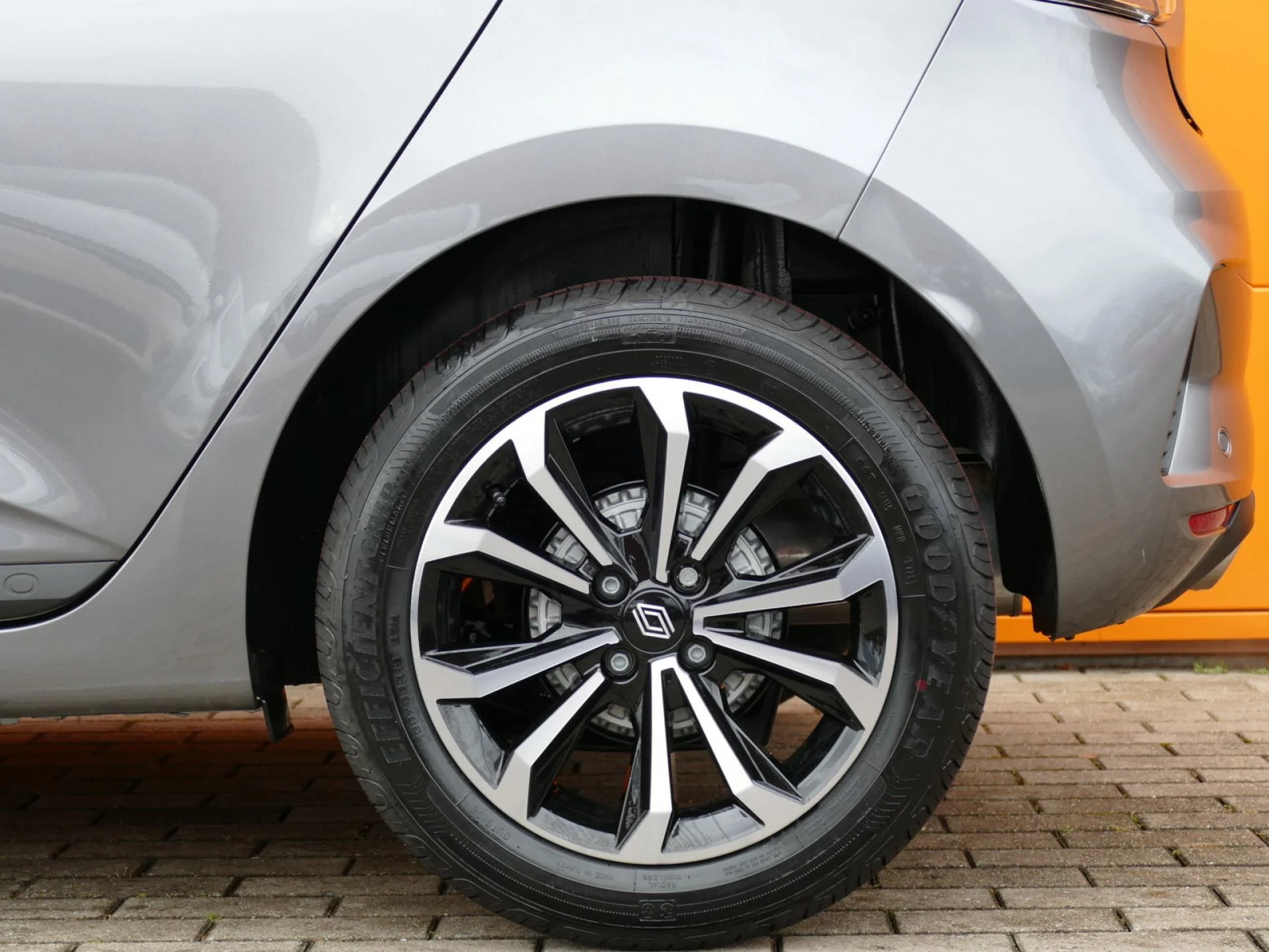 RENAULT CLIO - Miniature 32 sur 32 - Cliquer pour voir cette photo