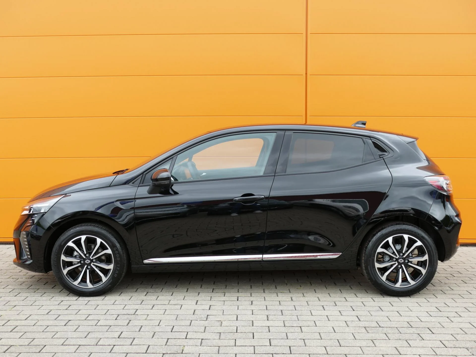 RENAULT CLIO - Miniature 3 sur 29 - Cliquer pour voir cette photo
