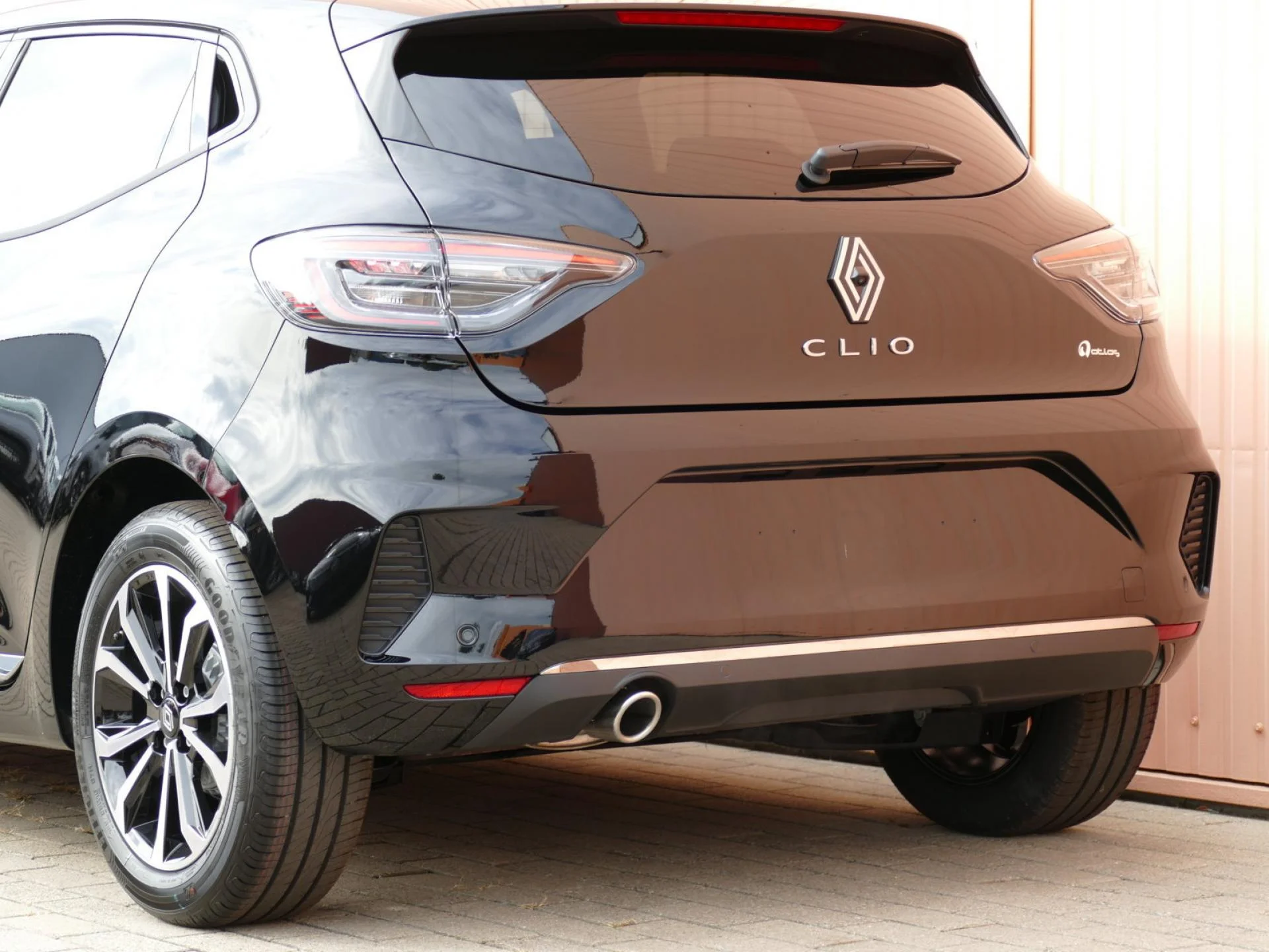 RENAULT CLIO - Miniature 27 sur 29 - Cliquer pour voir cette photo