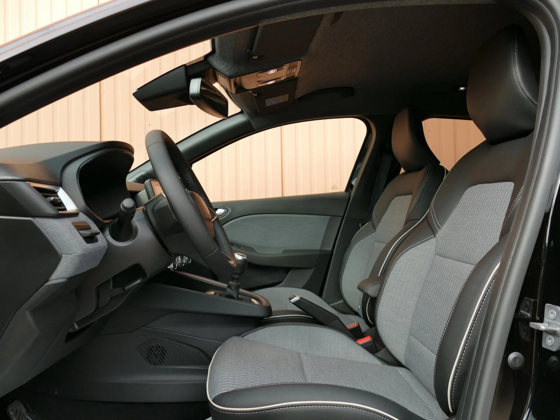 RENAULT CLIO - Miniature 6 sur 29 - Cliquer pour voir cette photo
