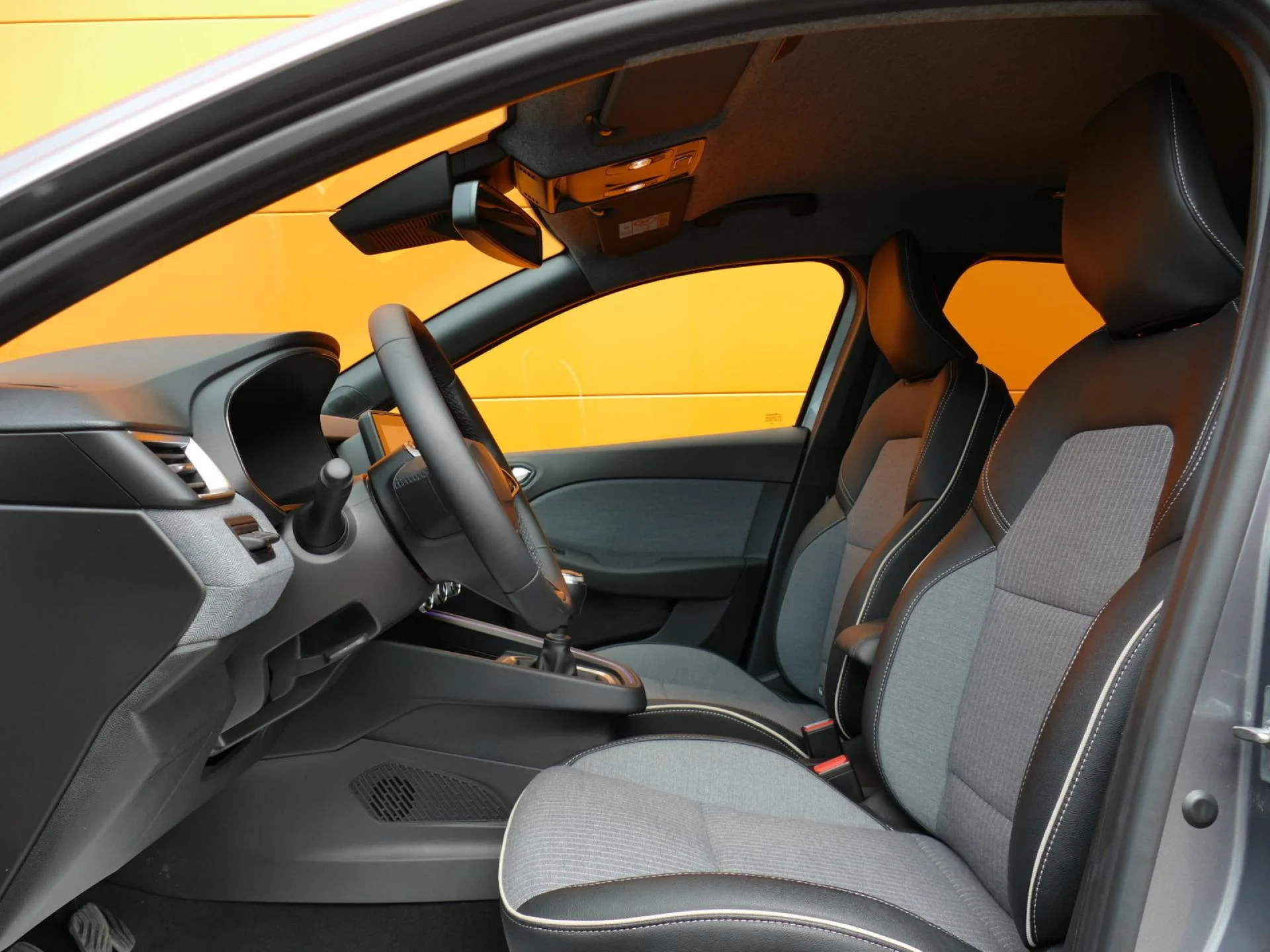 RENAULT CLIO - Miniature 6 sur 32 - Cliquer pour voir cette photo