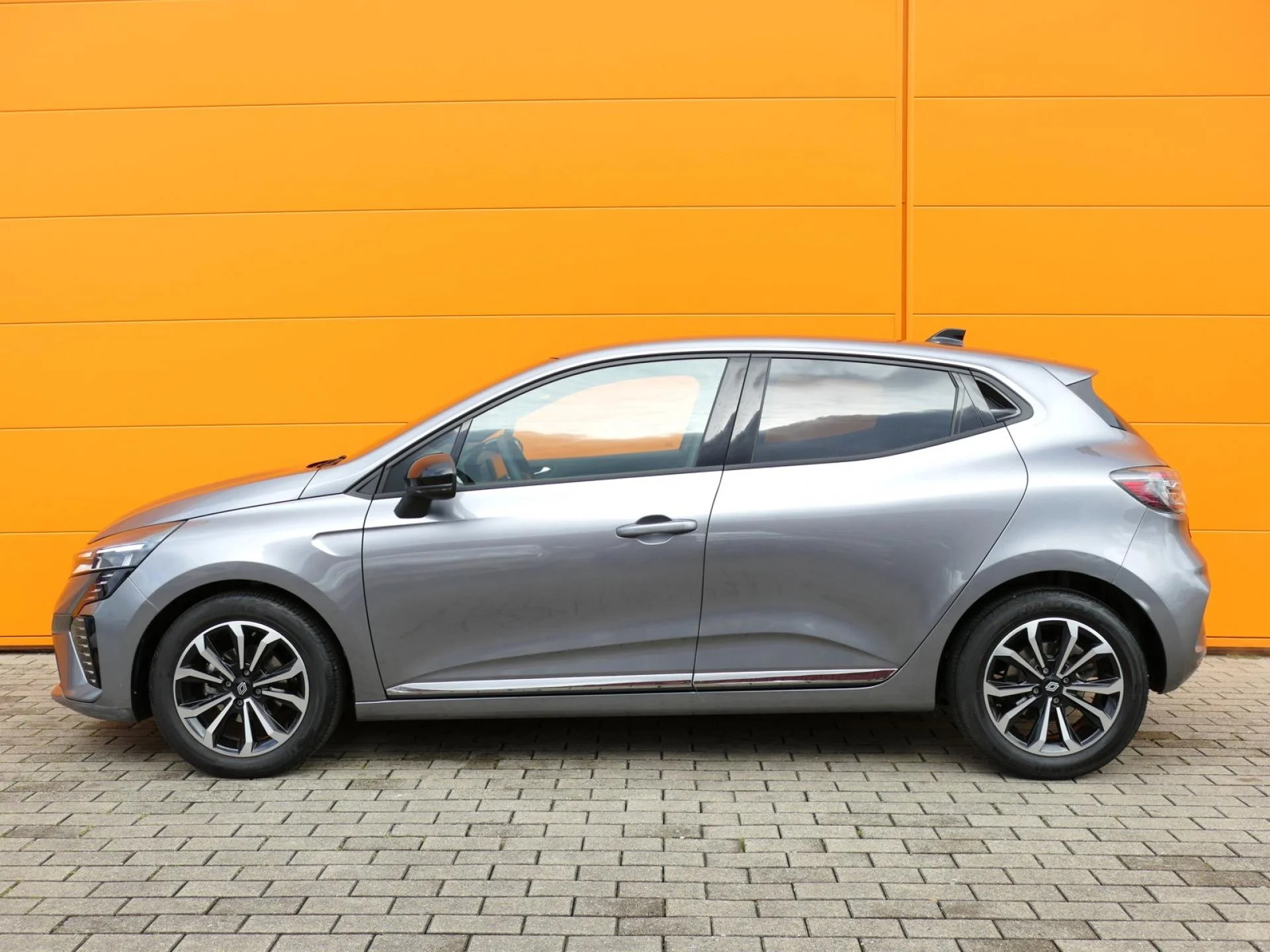 RENAULT CLIO - Miniature 3 sur 32 - Cliquer pour voir cette photo