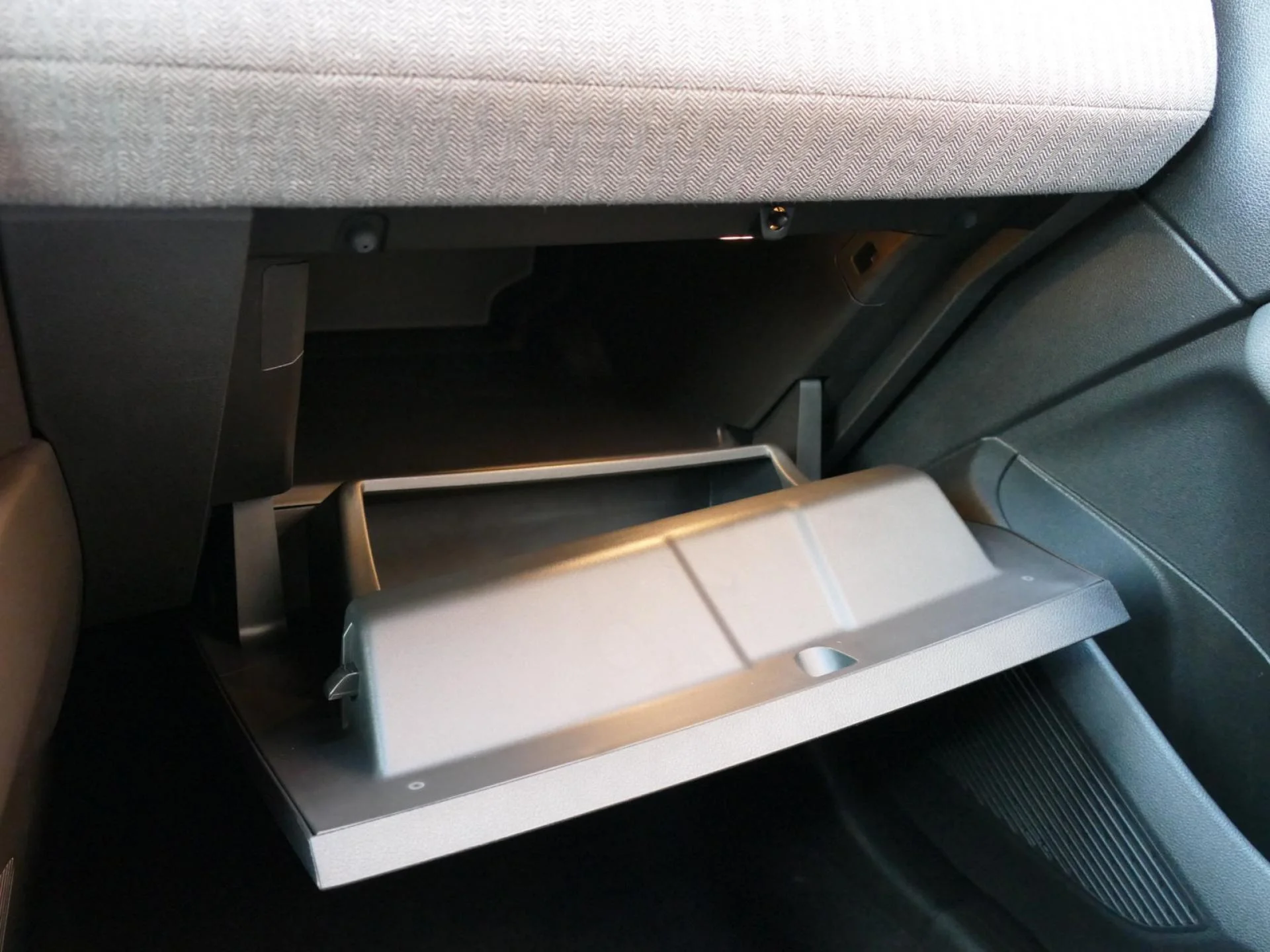 RENAULT CLIO - Miniature 24 sur 32 - Cliquer pour voir cette photo