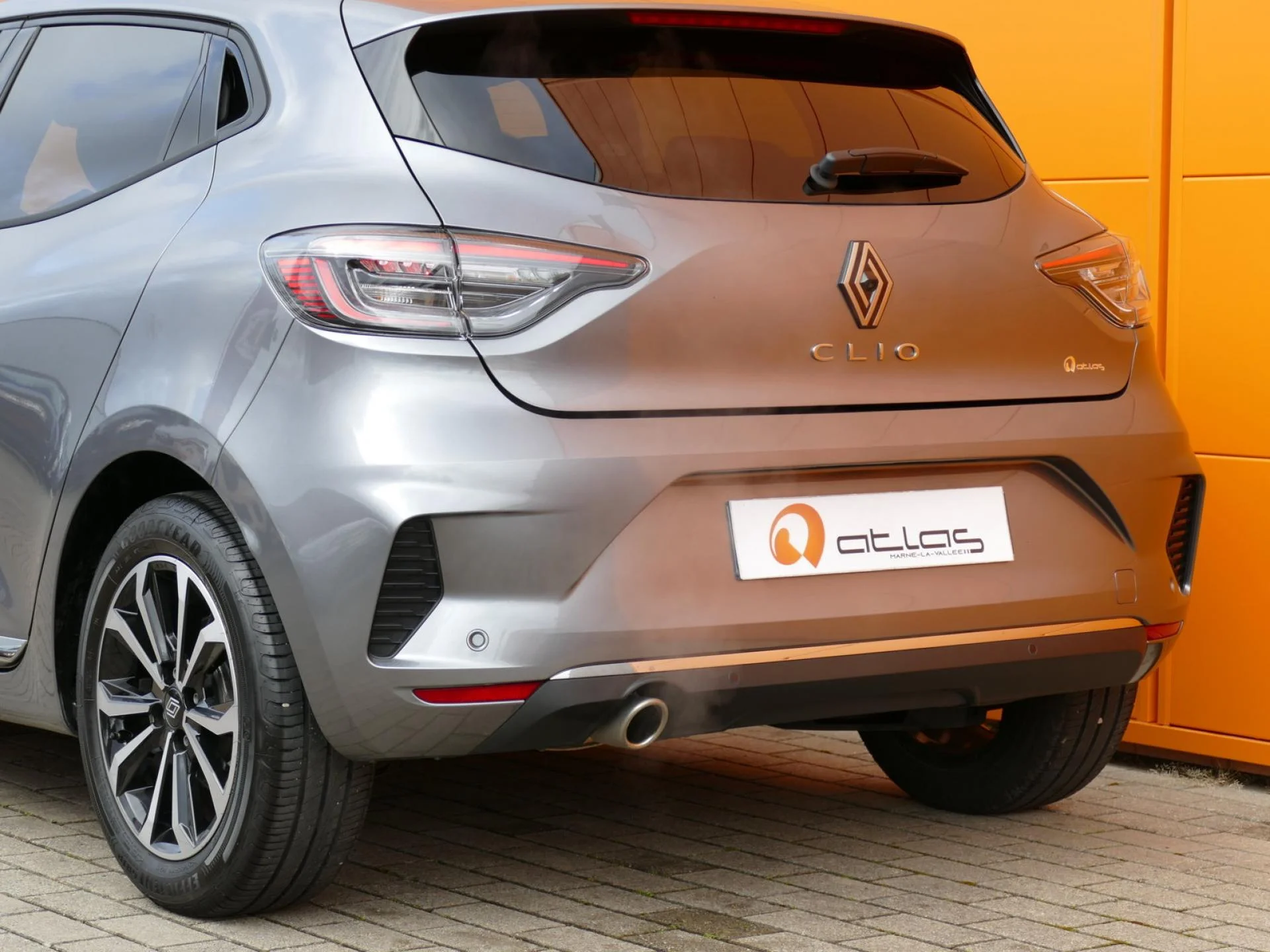 RENAULT CLIO - Miniature 30 sur 32 - Cliquer pour voir cette photo