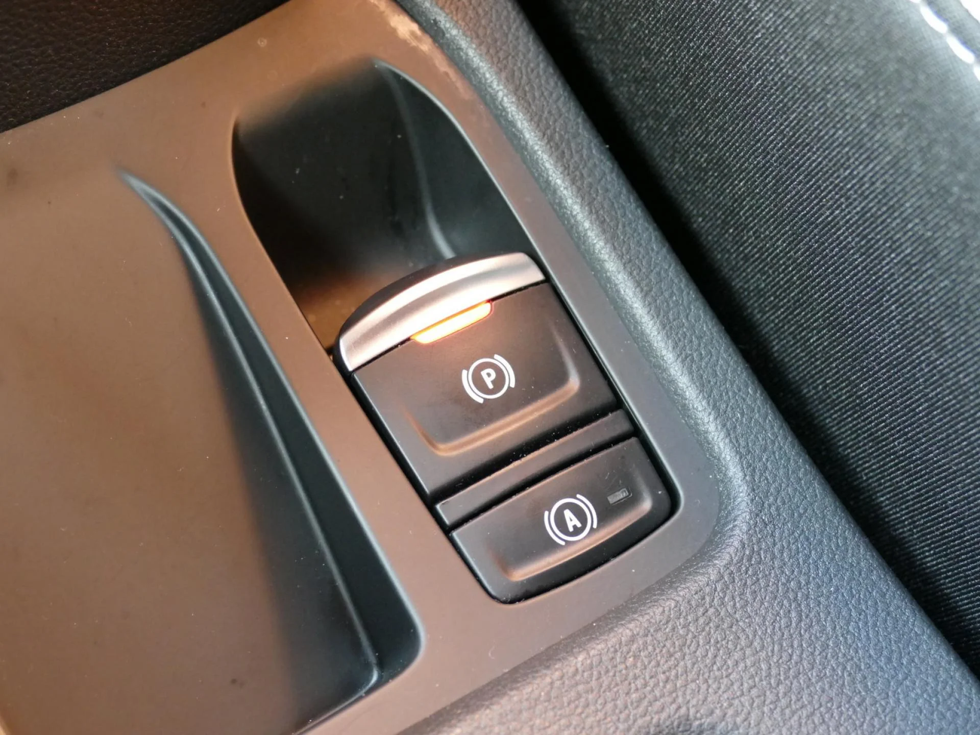 RENAULT CLIO - Miniature 21 sur 32 - Cliquer pour voir cette photo