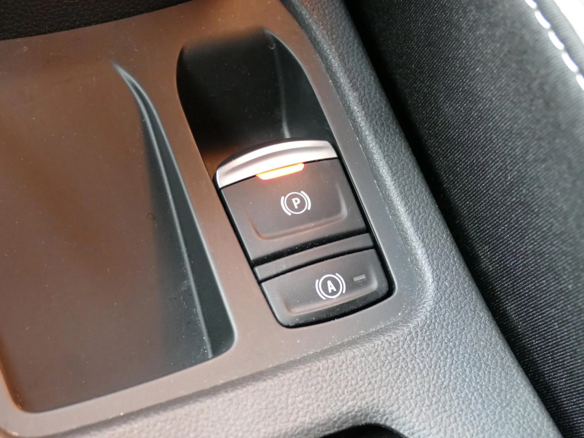 RENAULT CLIO - Miniature 21 sur 34 - Cliquer pour voir cette photo