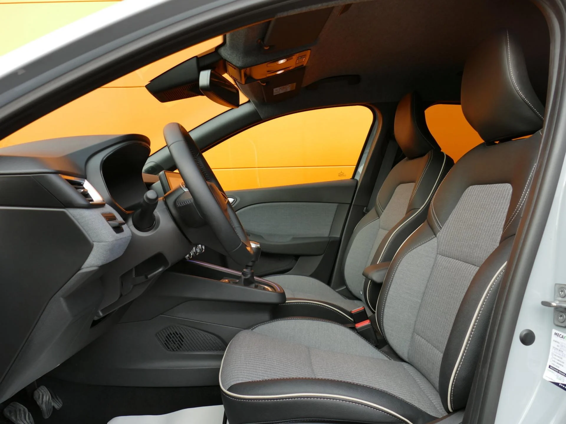 RENAULT CLIO - Miniature 5 sur 34 - Cliquer pour voir cette photo