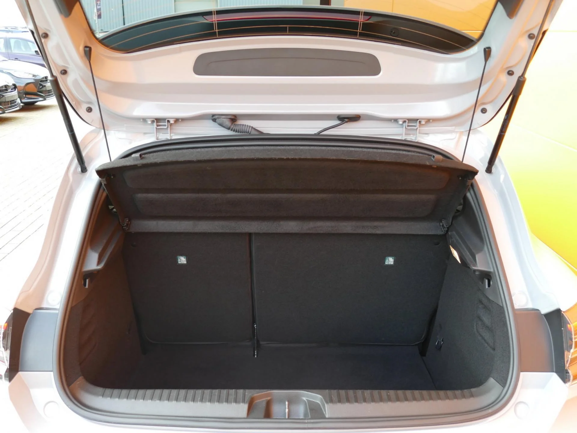 RENAULT CLIO - Miniature 8 sur 34 - Cliquer pour voir cette photo