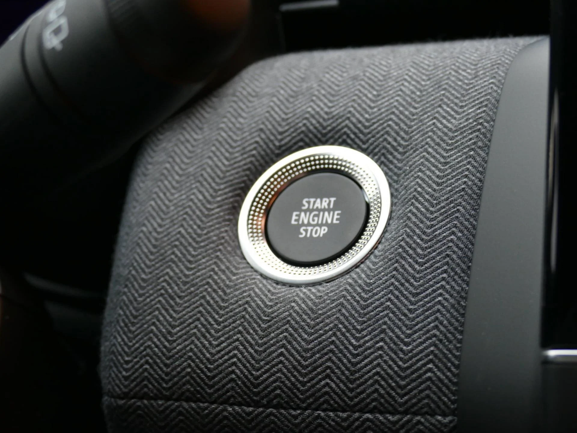 RENAULT CLIO - Miniature 24 sur 34 - Cliquer pour voir cette photo