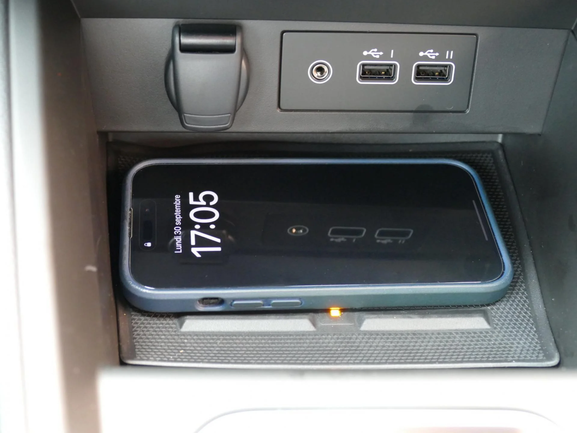 RENAULT CLIO - Miniature 19 sur 31 - Cliquer pour voir cette photo
