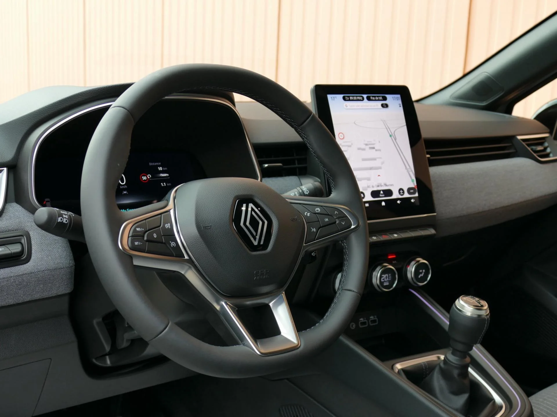 RENAULT CLIO - Miniature 15 sur 31 - Cliquer pour voir cette photo