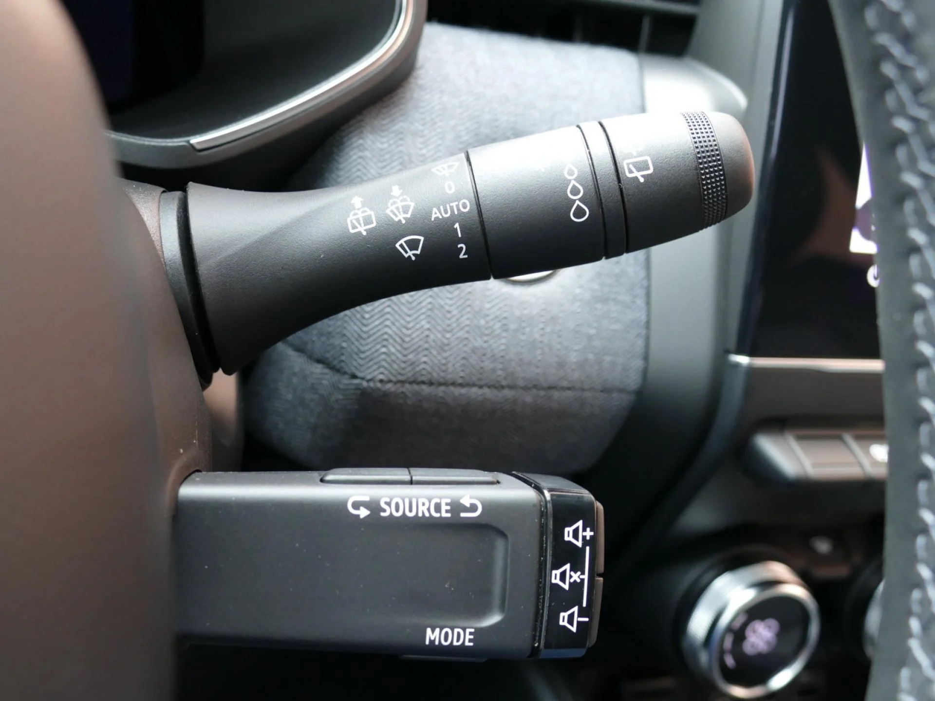 RENAULT CLIO - Miniature 26 sur 31 - Cliquer pour voir cette photo