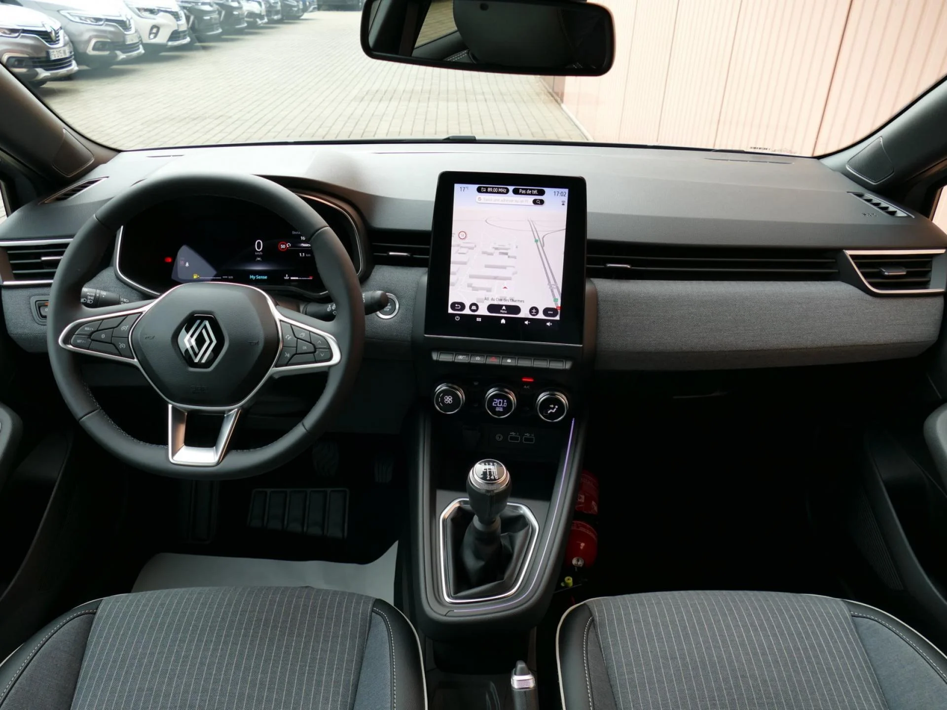 RENAULT CLIO - Miniature 5 sur 31 - Cliquer pour voir cette photo